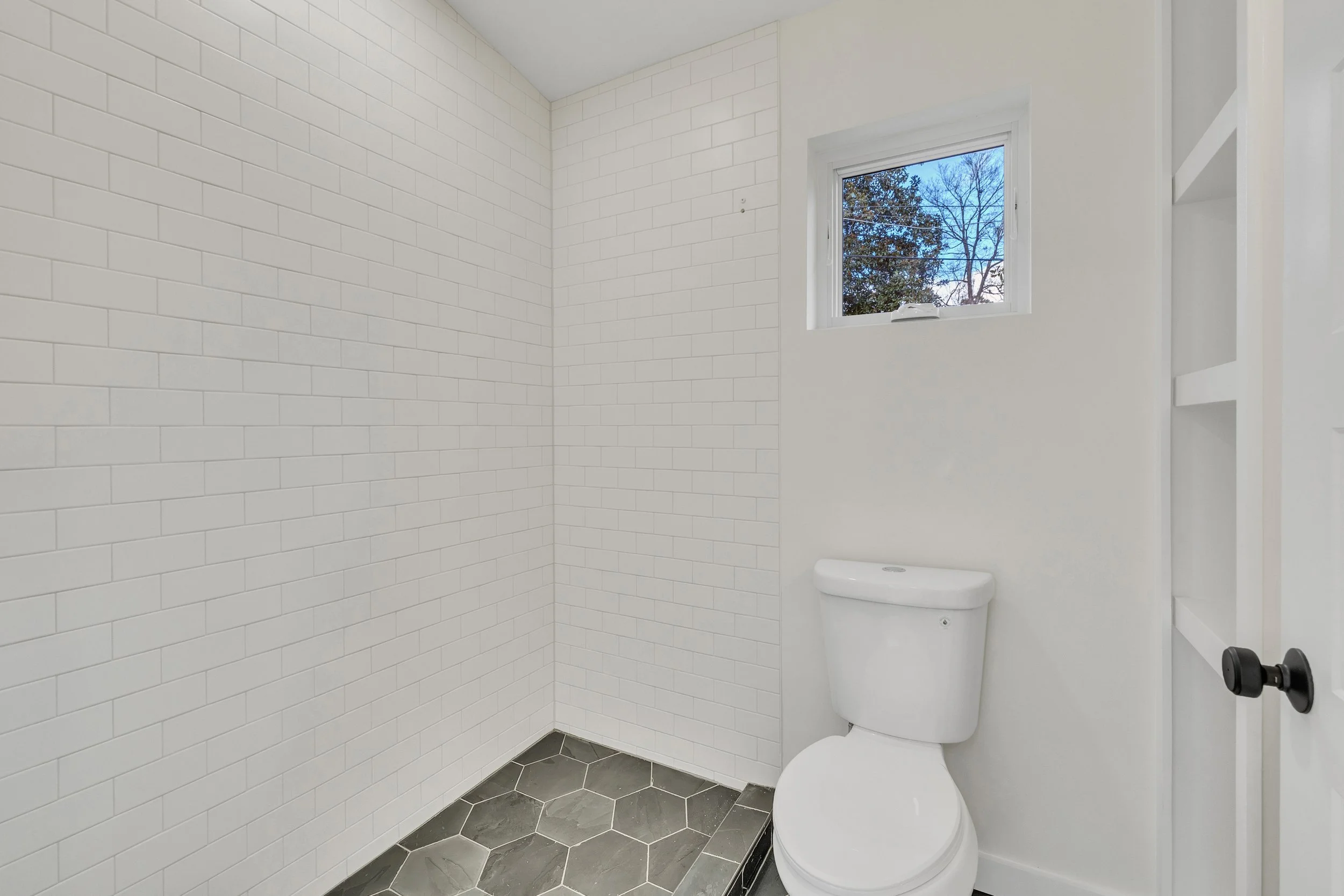 26-305 Forest Rd-26.jpg