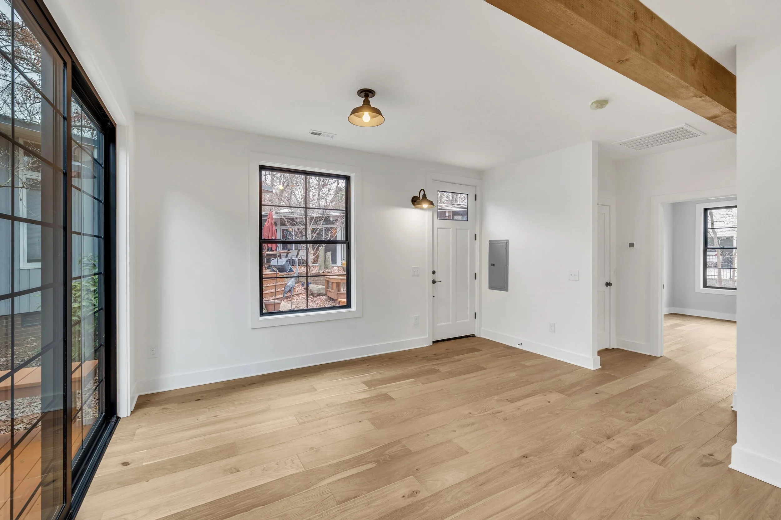 09-3301 Redbud Ln-9.jpg
