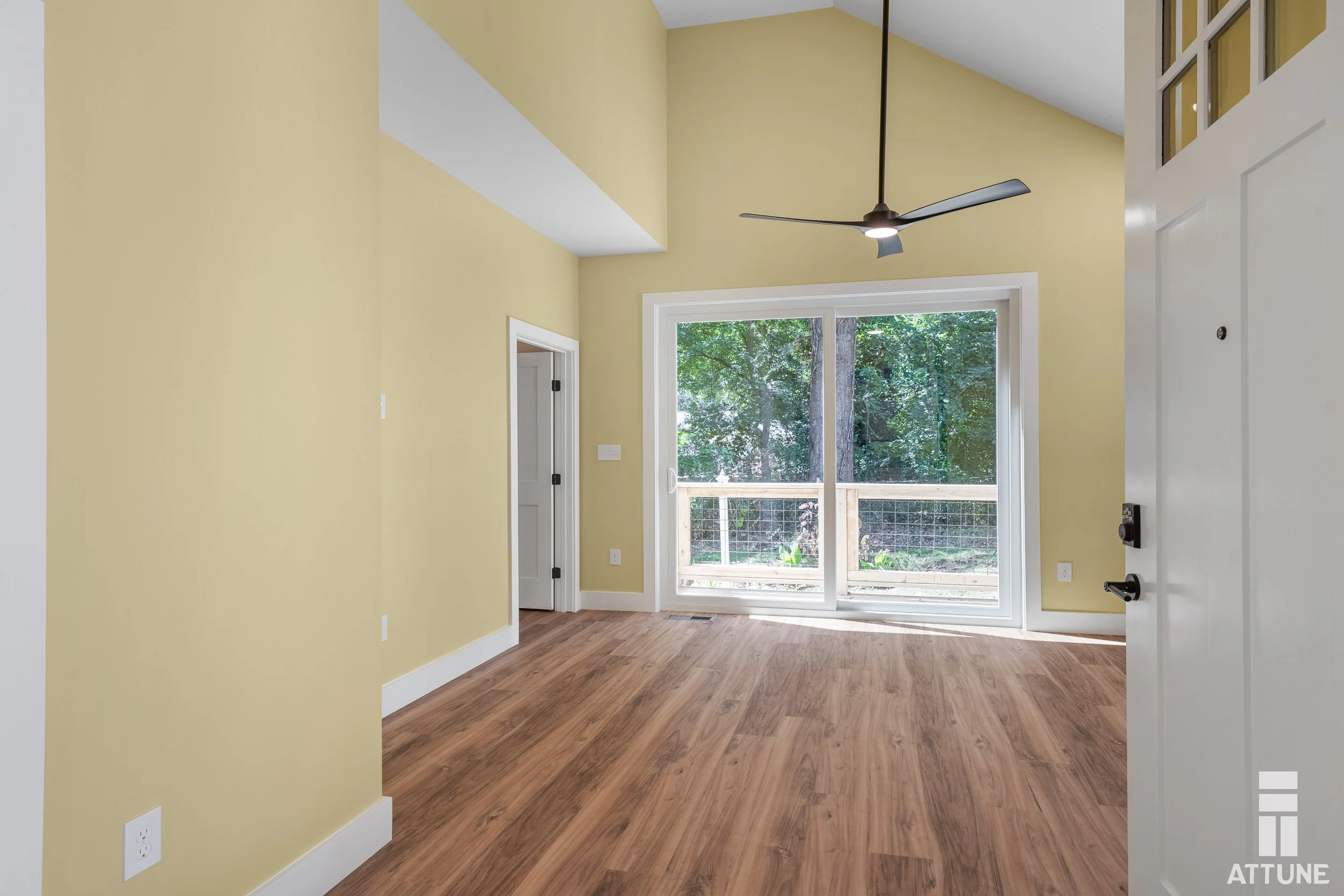 38-2318 Derby Attune-7.jpg