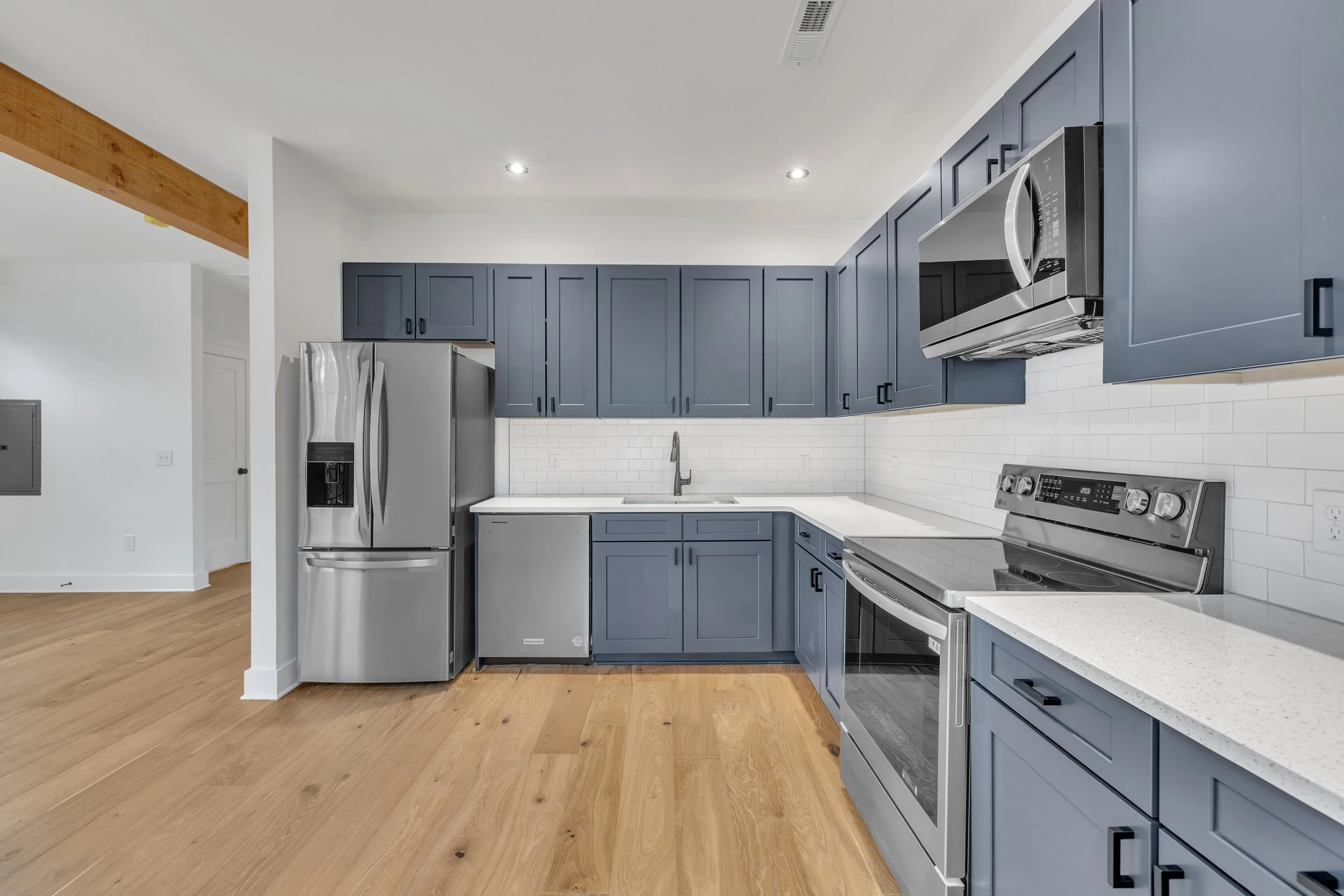 14-3301 Redbud Ln-14.jpg