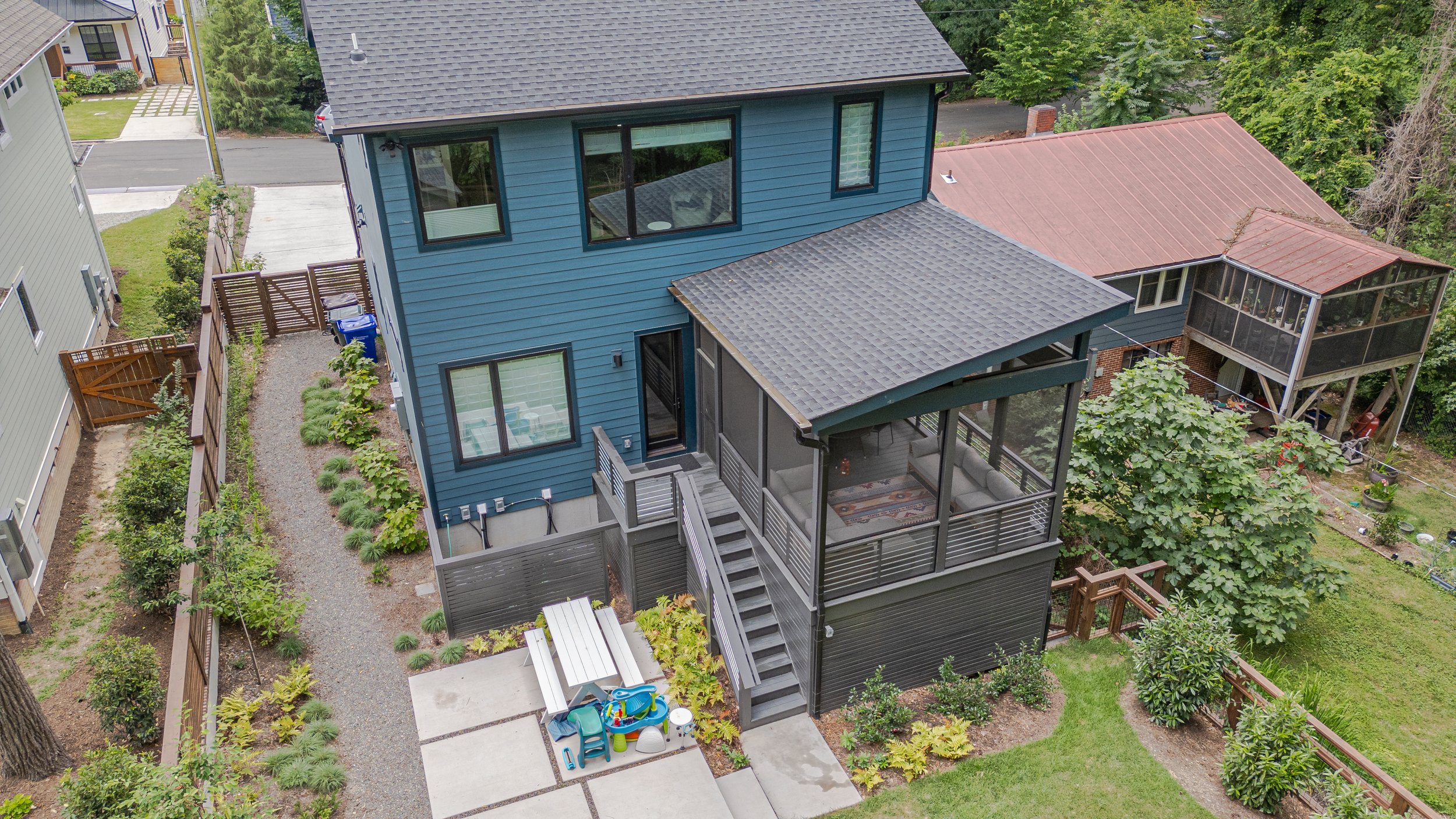 21-208 Dacian Exterior-21.jpg