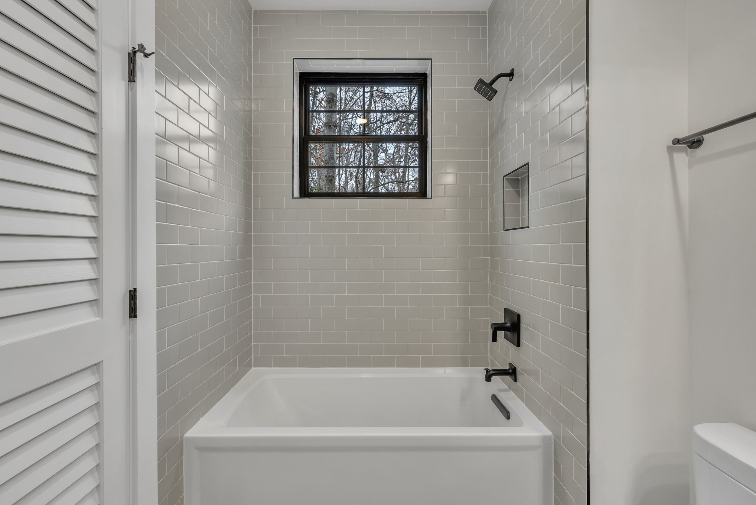 21-3301 Redbud Ln-21.jpg