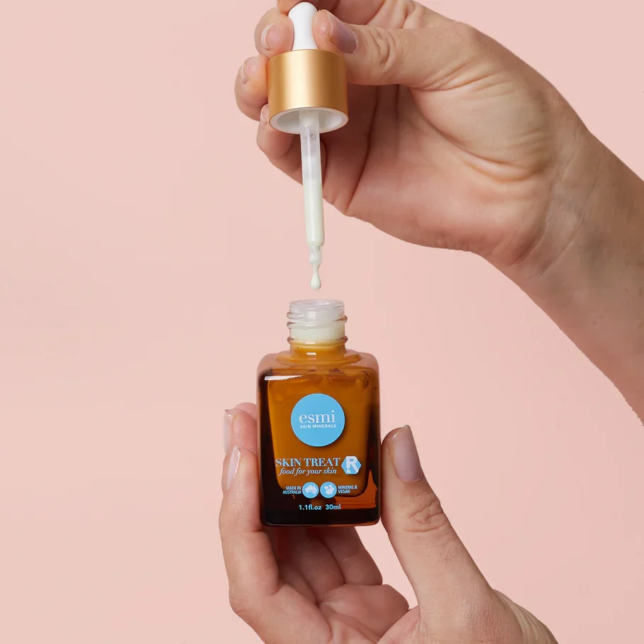 InUse_EncapsulatedRetinol_1_3620e742-4588-42de-a07a-70474b334c55.webp