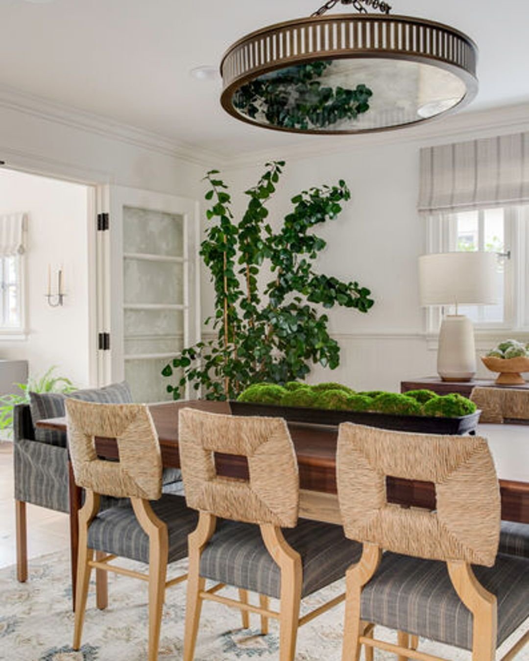 Transform your space with a design that's both distinctive and inviting, seamlessly merging style and comfort. Imagine walking into a room where every element, from the modern furniture to the chic decor, speaks of elegance and warmth. This is where 