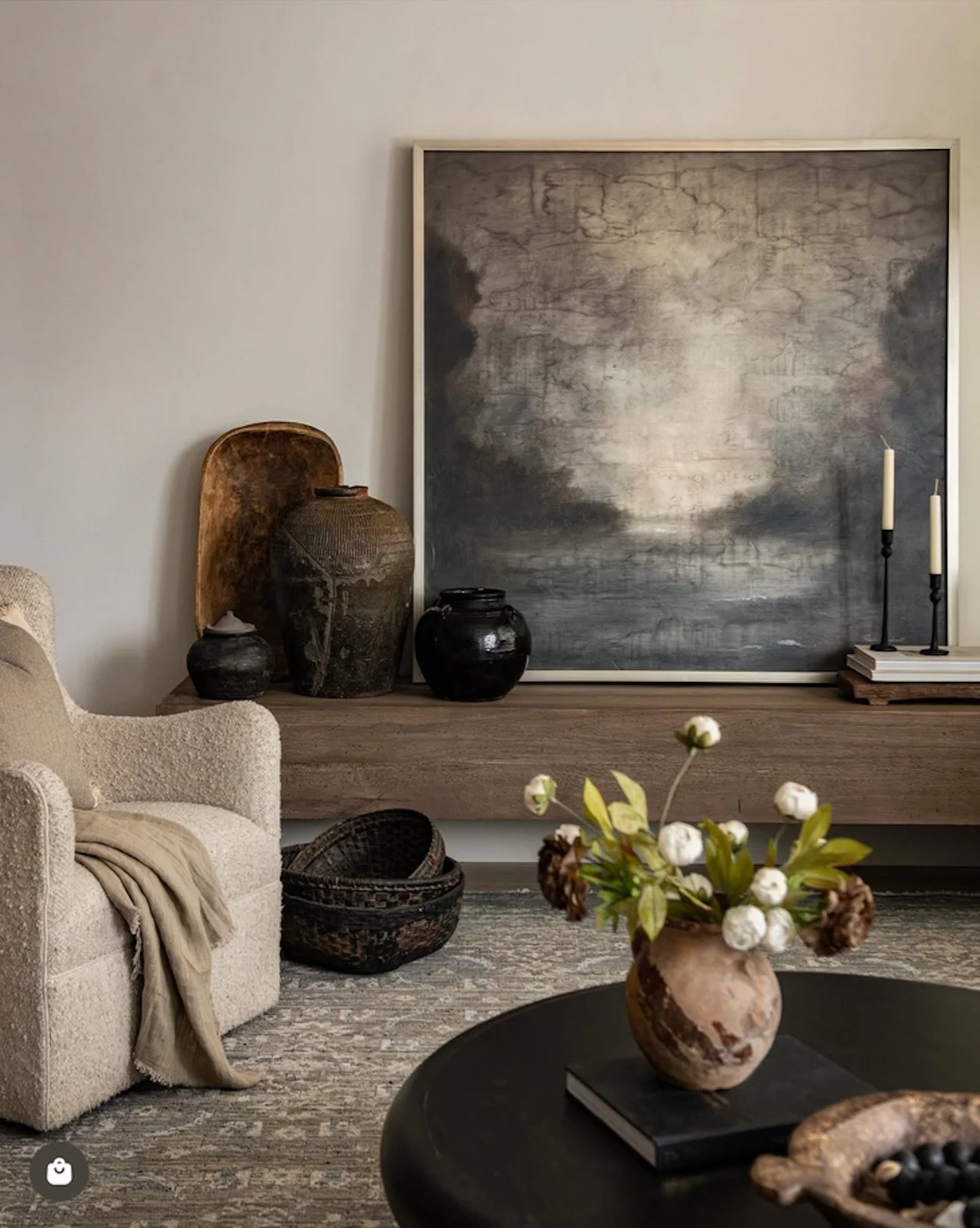 Such a warm and textural color palette!!!
 
Not that I don&rsquo;t love color, as I do, but when it comes to Natural&rsquo;s, it has such a calming effect and can be very soothing  to come home to. 

Images like this one will be a great starting poin