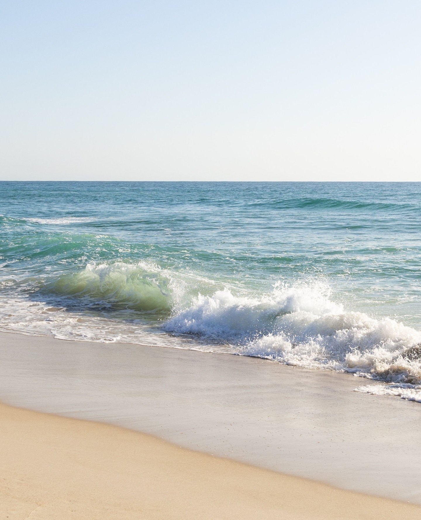 BUILT TO ELEVATE EVERYDAY LIVING⁠
⁠
We create beautifully considered homes shaped by local landscapes, crafted with intention and driven by detail. Each project reflects a refined commitment to quality, liveability and place. Where place inspires des