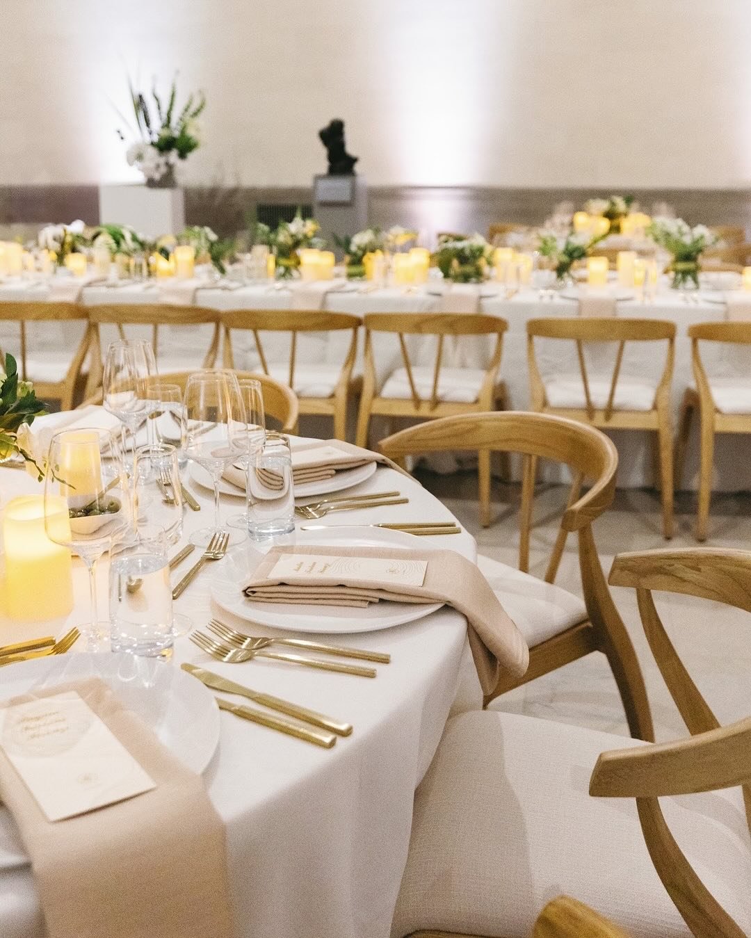 A&amp;H&rsquo;s elegant &amp; iconic @legionofhonor wedding was one that we won&rsquo;t soon forget. Expertly planned by our very own Norema, their wedding took advantage of the grandest backdrops that the Legion of Honor has to offer, starting with 