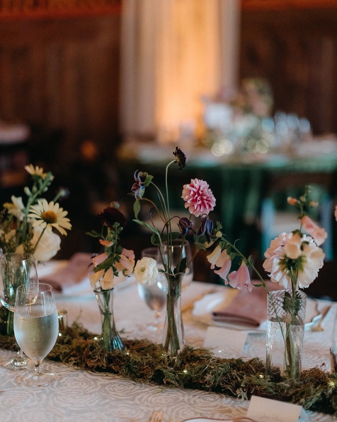 A fairy-garden dreamscape for S&amp;R 🧚🏻✨
-
planning &amp; design: @mydandelionevent
photography: @ryanchardsmithphoto
venue: @olympiasvalleyestate
floral: @mflora.design 
DJ: @dj_dream510
hair: @beautyby_tamra
MUA: @roziecheeks.mua
catering: @lomb