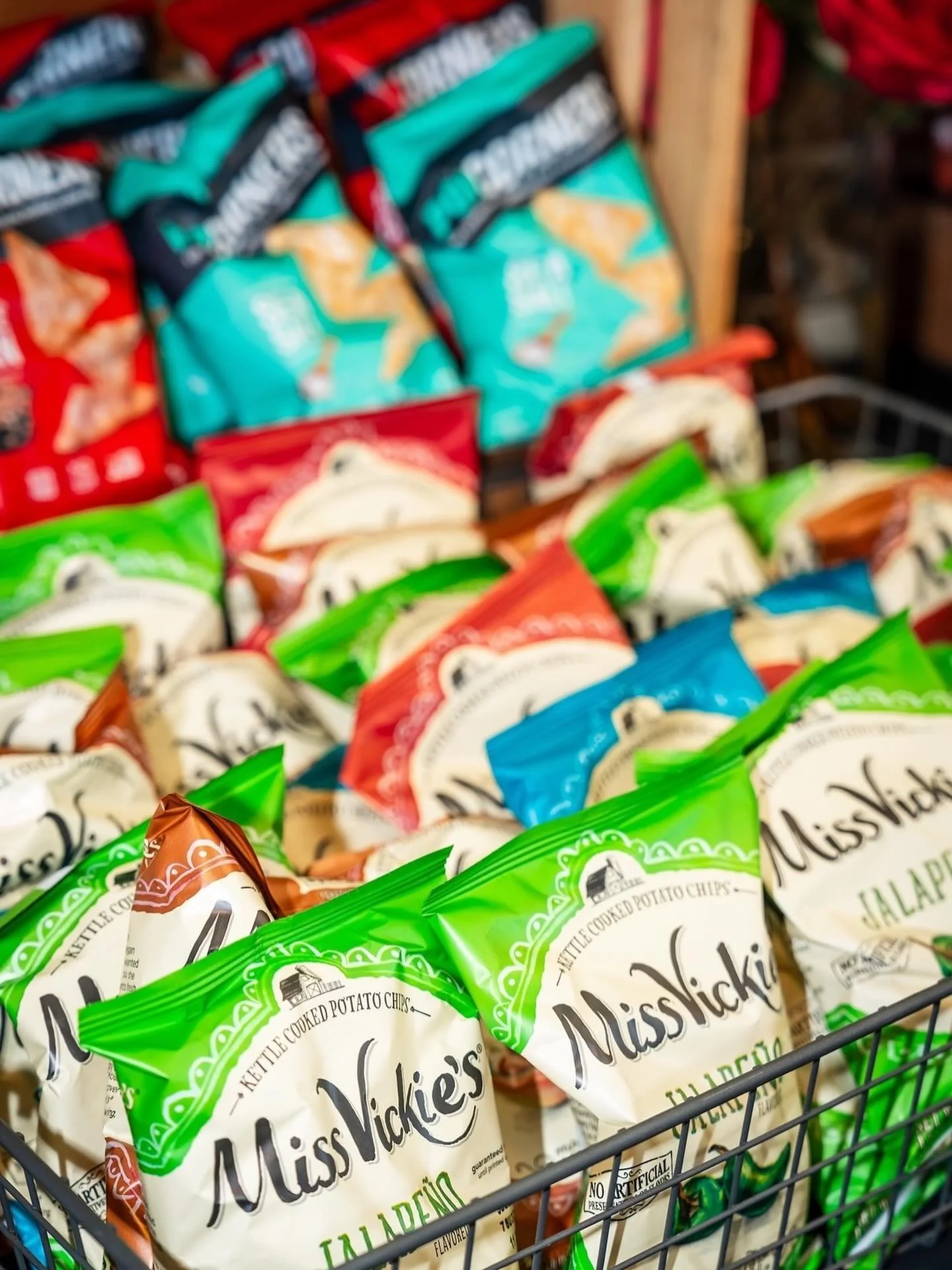 When your team is all that... and a bag of chips.  Catering Provisions can provide snack setups for your workplace or all day event. 
⠀⠀⠀⠀⠀⠀⠀⠀⠀
#workplacecatering #work #officecatering #snacks #sfcatering