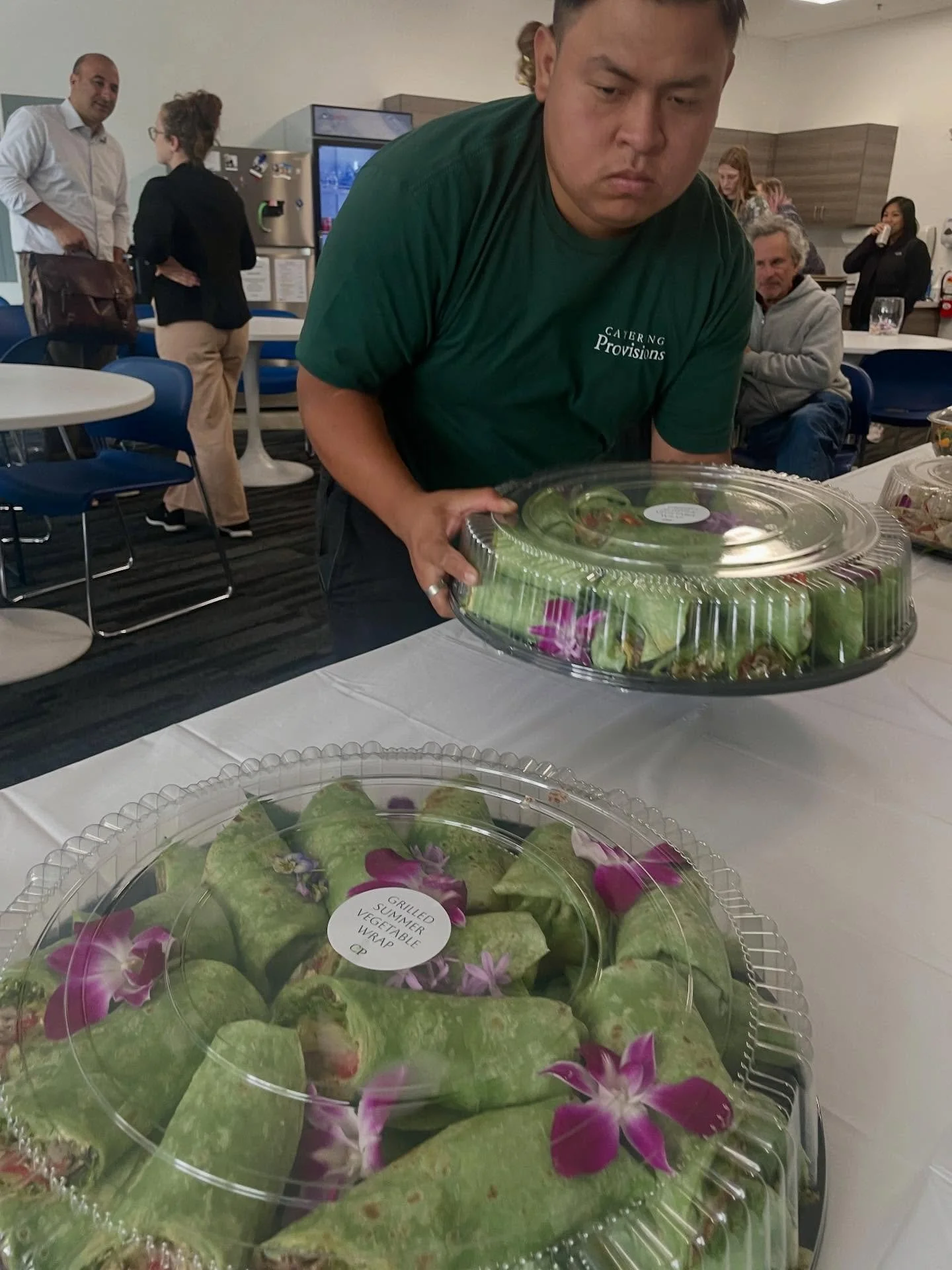 With Catering Provisions, deliciousness is DELIVERED never 𝘥𝘢𝘴𝘩𝘦𝘥&hellip; chef-prepared food, displayed with care right to your conference room.

Contact us now to book Q1 lunch dates for your team.

#catering #officecatering #sfcaterint