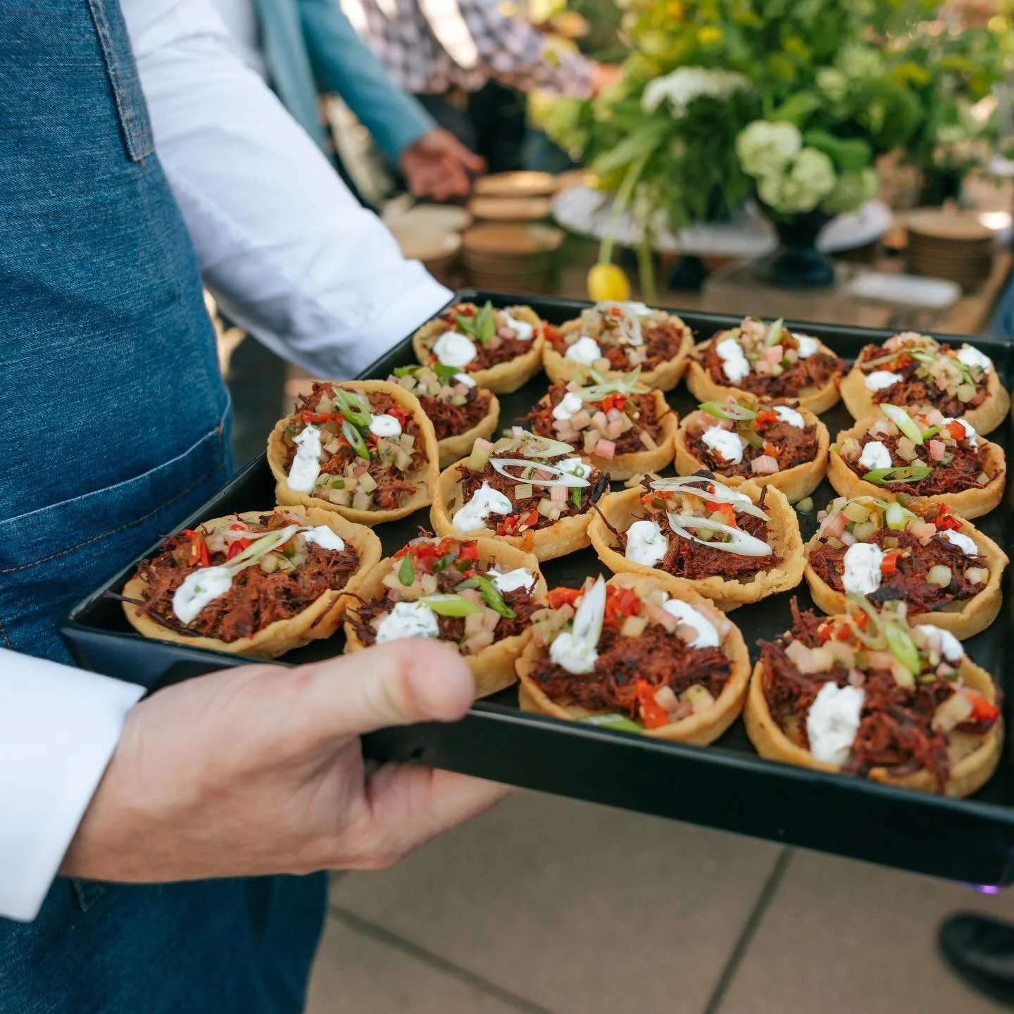 Let&rsquo;s taco &lsquo;bout work conferences&hellip; 
⠀⠀⠀⠀⠀⠀⠀⠀⠀
Revel loves finding culinary solutions for any event.  Don&rsquo;t want to network with salsa on your shirt?  Bite size apps, perfectly passed helps guests enjoy the corporate event wit