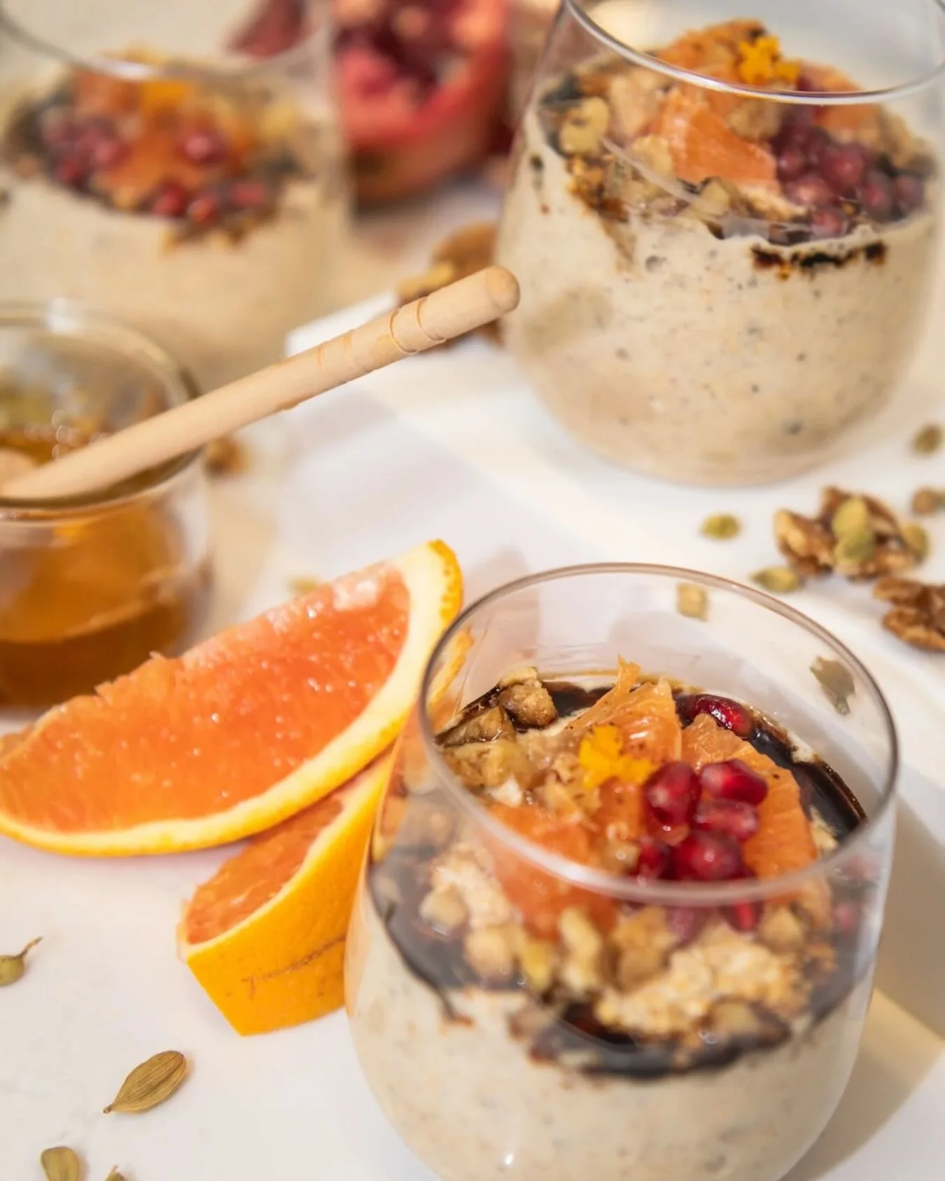 Proof that office food can be fresh, nourishing, and actually crave-worthy.
🍊🍯 Overnight oats with oranges, honey, and pomegranate. Food to fuel your team.
#catering #healthycatering #officefood #corporatecatering
