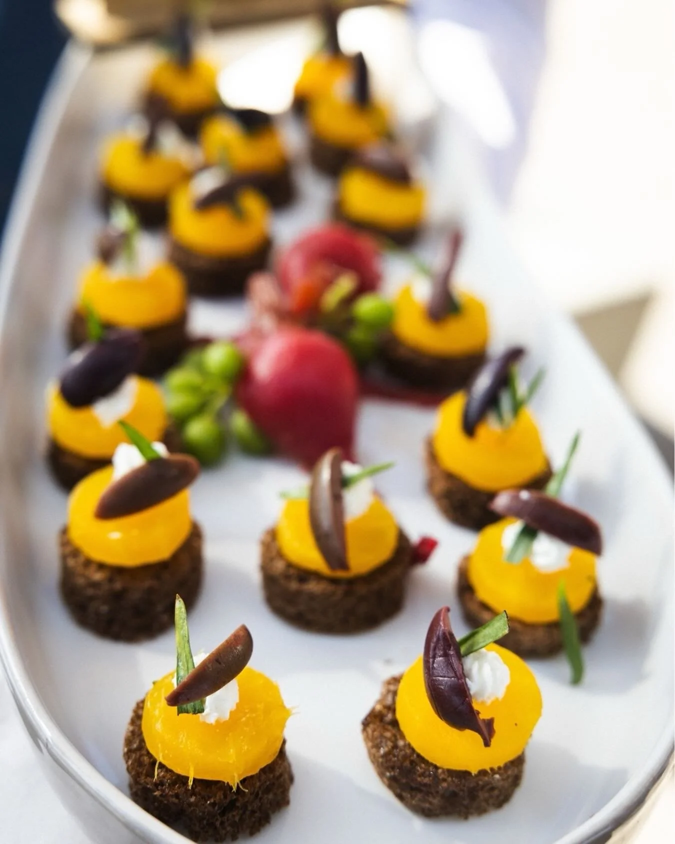 Golden beets, briny Kalamata olives, and all the little details that make the perfect bite. Balanced, beautiful, and meant to be enjoyed in one delicious moment.
⠀⠀⠀⠀⠀⠀⠀⠀⠀
#PerfectBite #ElevatedAppetizers #CateringDetails #SFcaterer #BiteSizedBeauty
