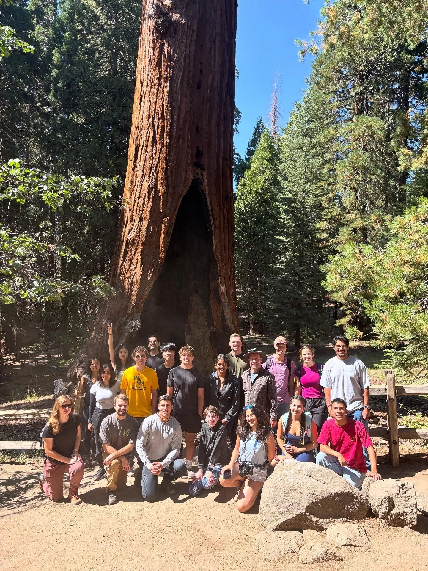 As part of the @peaksandprofessors program at @uscedu I hosted a group of USC students on a trip to @sequoiakingsnps last weekend.  Huge trees, amazing views, great night sky, super fun students and pop-tarts for breakfast!!! #usc @uscviterbi