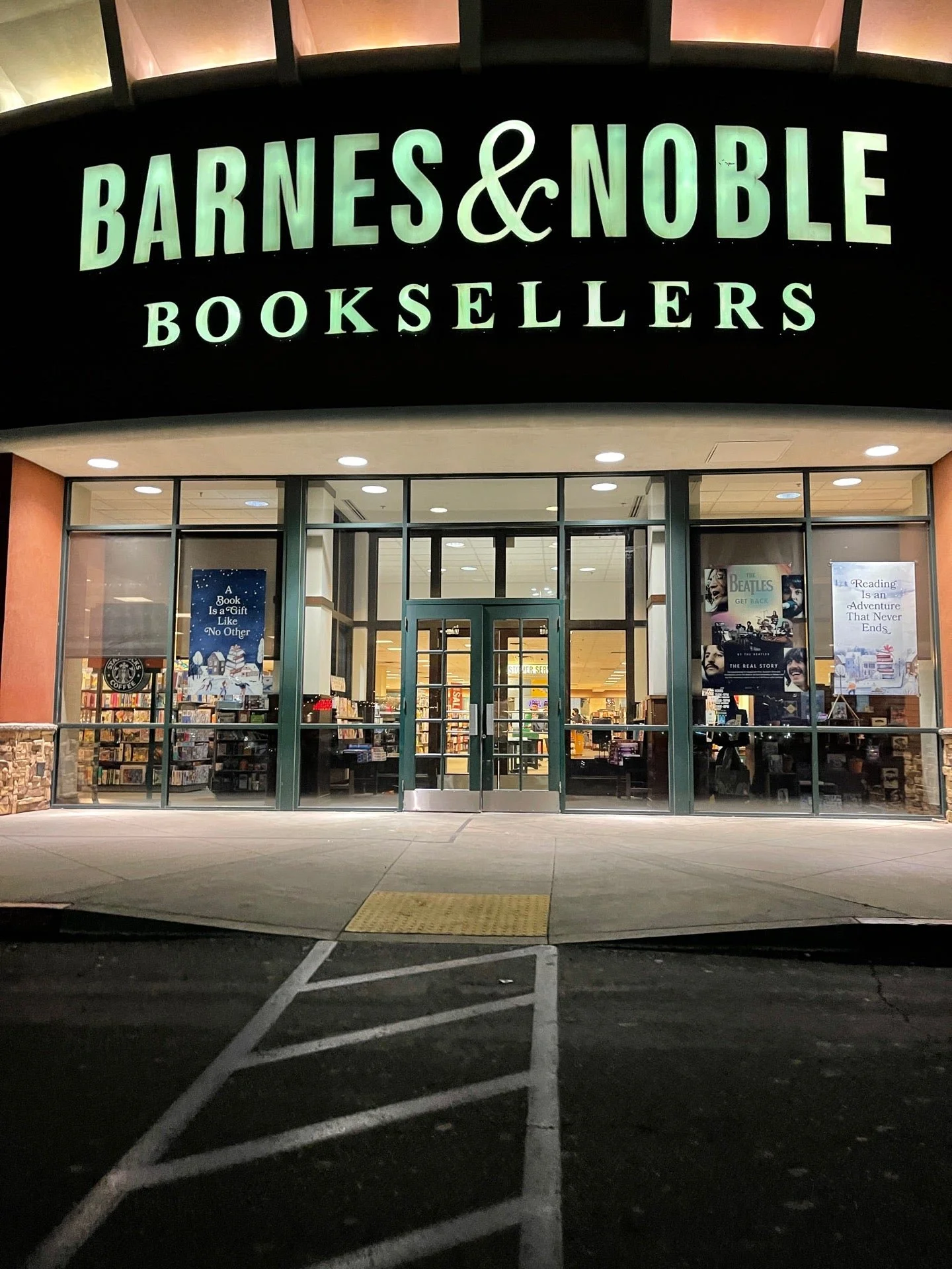 Barnes and Noble, Victorville, CA
