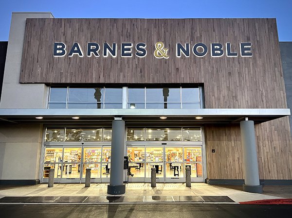 Barnes &amp; Noble - The District