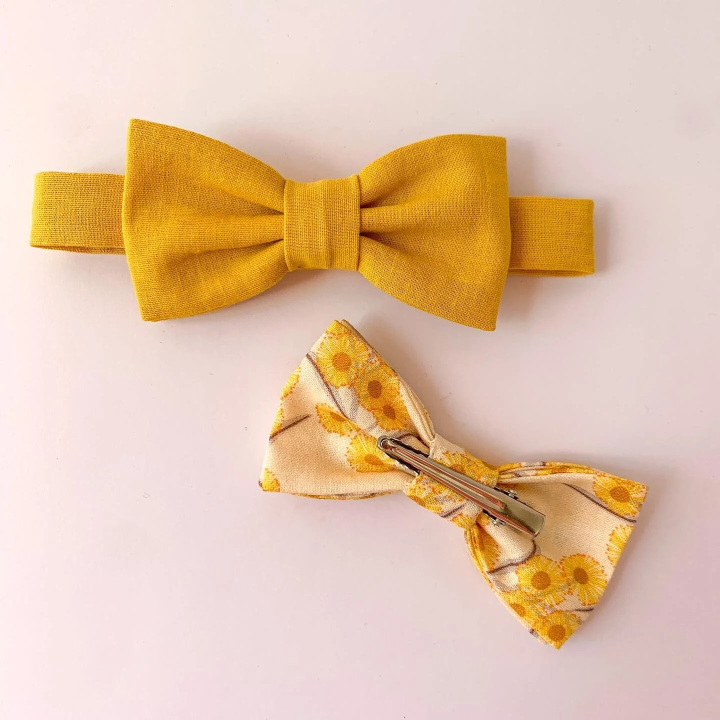 ✨ KIDS BOW TIES &amp; CLIPS ✨ 
A smaller bow version for the boys 👦🏼 and an alligator hair clip for the girls 👧🏼(or vice versa if you please!). 
These will be available on the website soon but DM me or send an email to info@pocketandbeau.com.au i