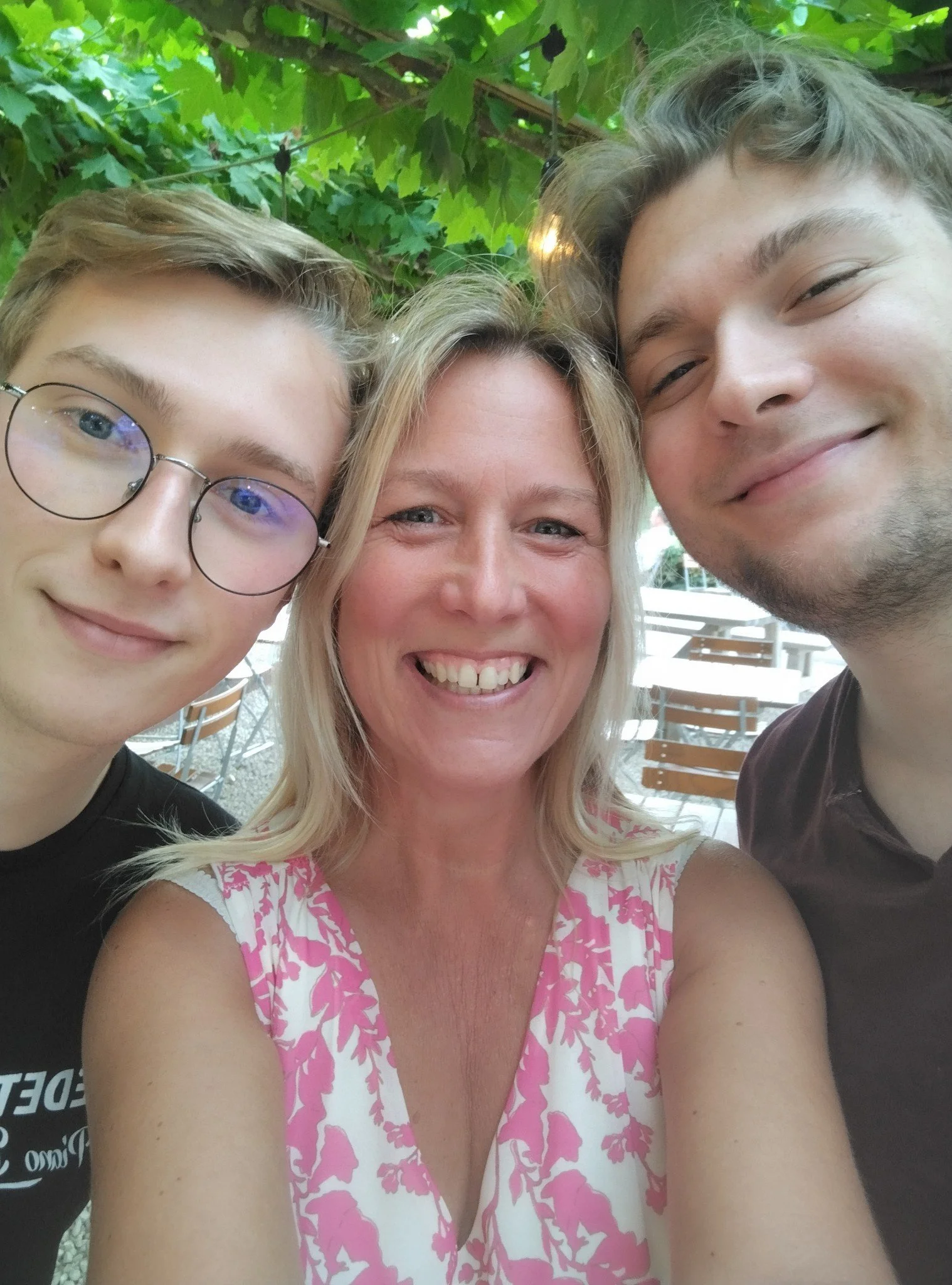 Enjoying life with my kids 😍&hearts;️
Ca faisait trop trop longtemps ☺️
Je vous aime grand comme &ccedil;a mes loulous 😘😘❤️