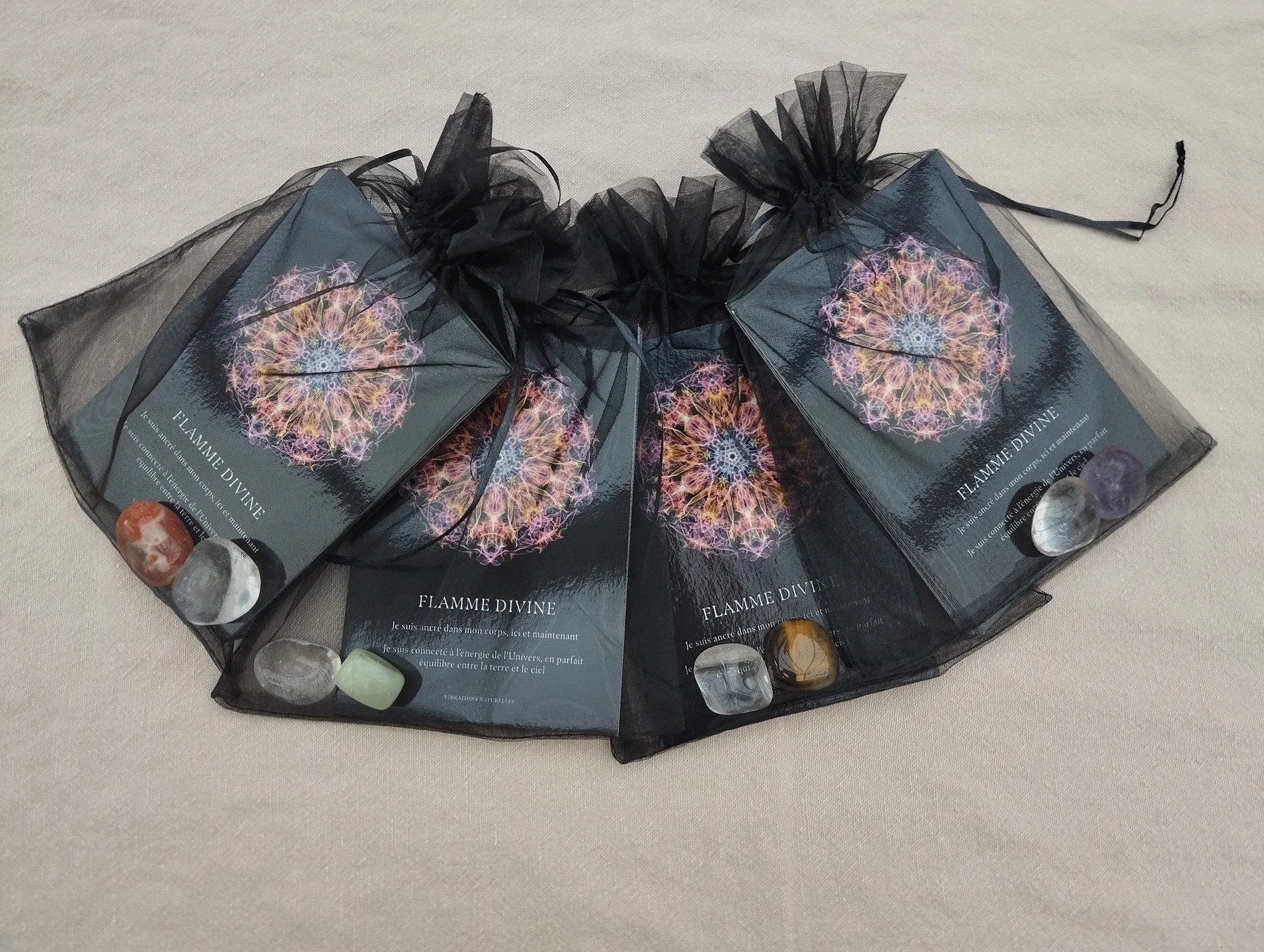 NOS ORACLES : EDITION LIMITEE ☺️🎁
A l'occasion des f&ecirc;tes de fin d'ann&eacute;e, nous vous proposons en &eacute;dition tr&egrave;s limit&eacute;e nos Oracles 'Manifestation' et 'Esprit Animal'...
Des messages puissants et transformateurs que j'