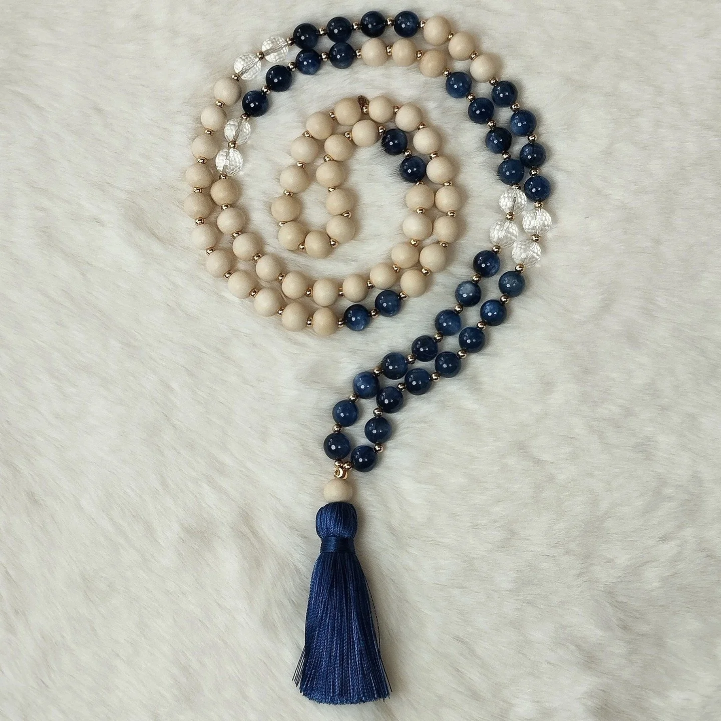 Les offres BLACK FRIDAY c'est aussi des conditions exceptionnelles sur tous nos Malas &amp; Sautoirs en perles de pierres naturelles et bois... 🎁😍

Bien plus que de simples bijoux...c'est une exp&eacute;rience de reconnexion &agrave; votre Essence 