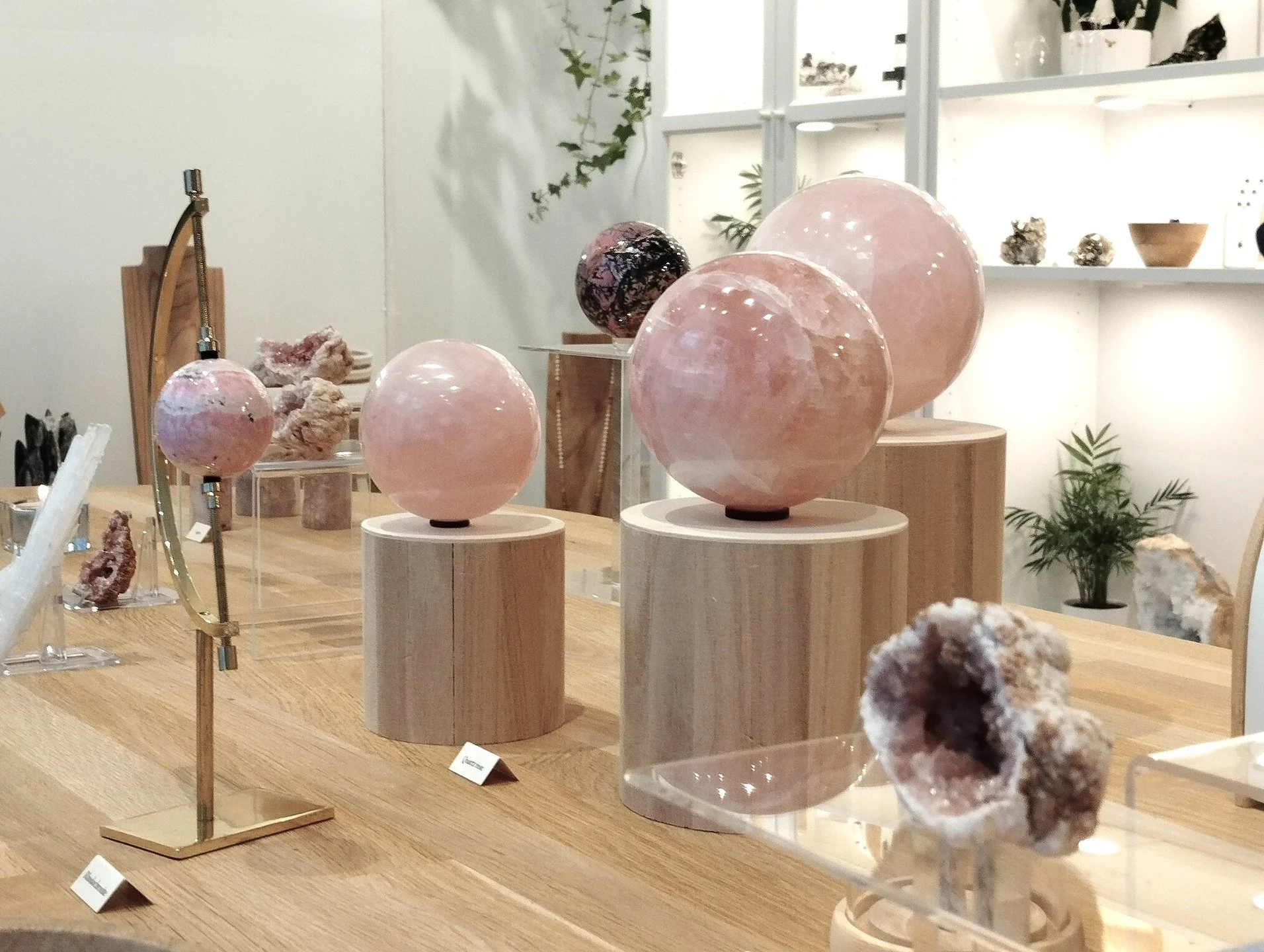 Ouverture de la Collection &agrave; prix exceptionnels 💎

En ce d&eacute;but 2026, Vibrations Naturelles se r&eacute;invente
et j&rsquo;ouvre aujourd&rsquo;hui une nouvelle phase artistique ❤️

Pour c&eacute;l&eacute;brer ce moment, je rends disponi