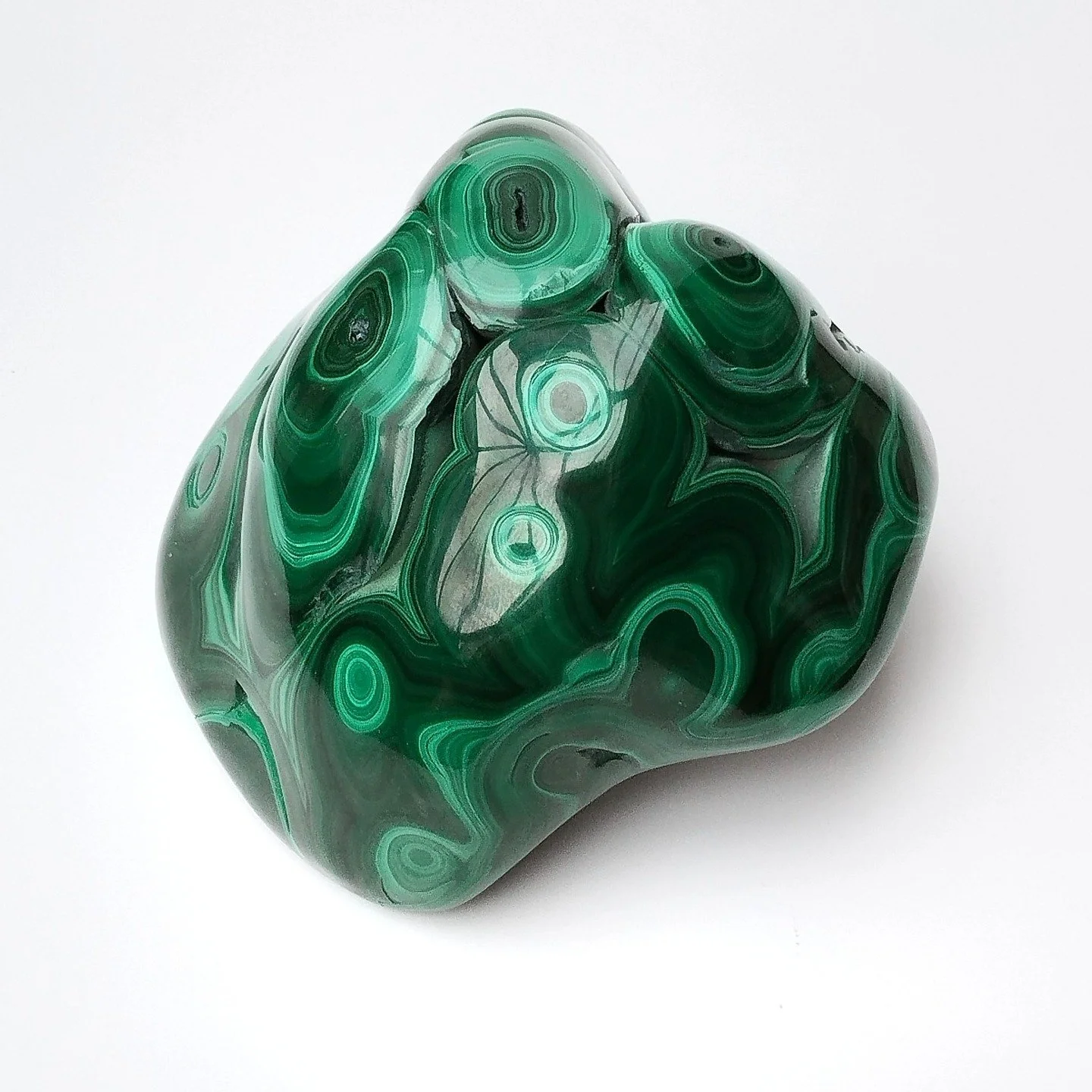 Collection MALACHITES &mdash; prix exceptionnels

Malachites polies ou fibreuses, ces pierres ont un graphisme et une esth&eacute;tique brute qui ne laissent pas indiff&eacute;rent

Cette pierre permet de prendre conscience des sentiments, images men