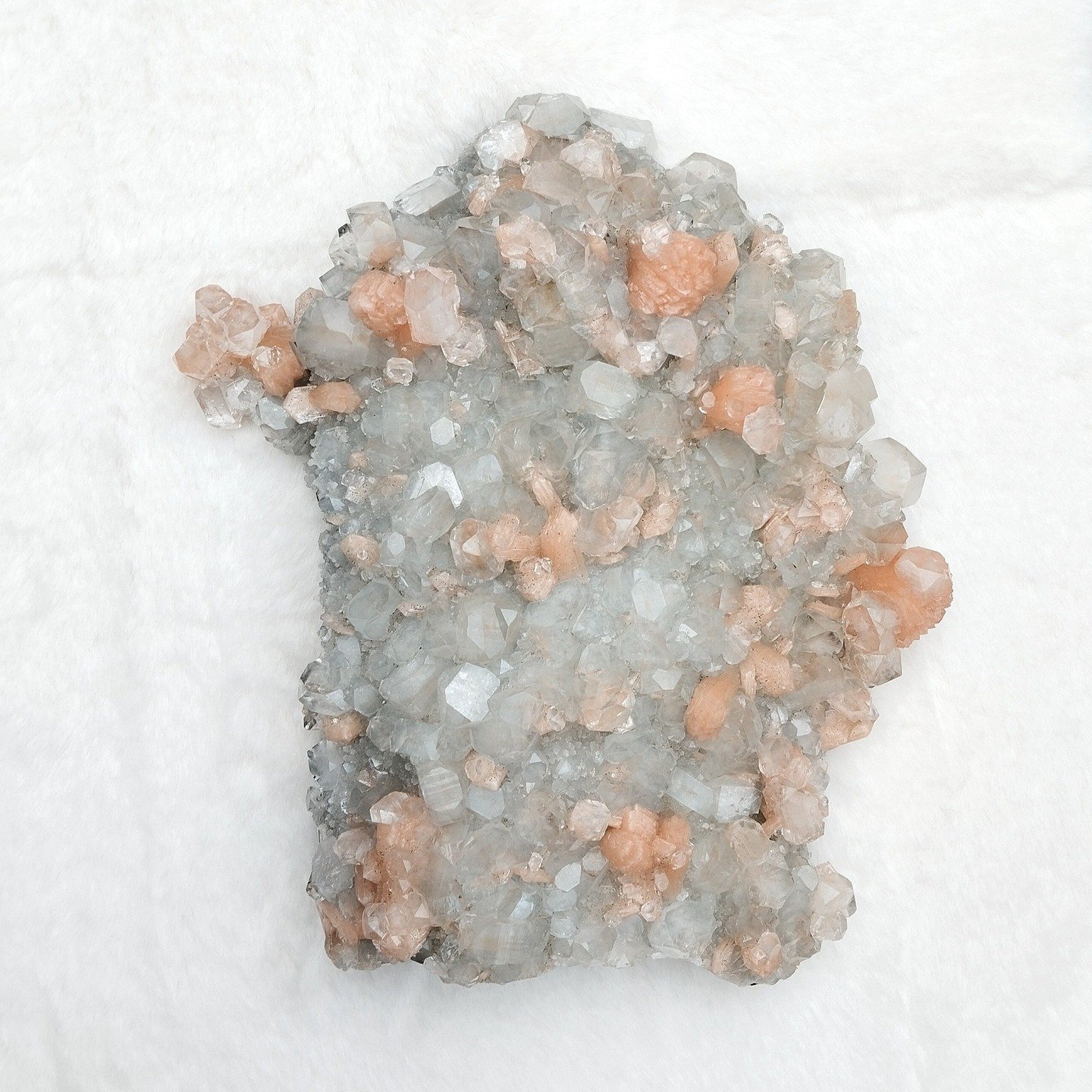 Collection PI&Egrave;CES D&rsquo;EXCEPTION

C'est ici que toute la magie de la Terre se r&eacute;v&egrave;le... 
Des pierres uniques, des cristallisations et des associations singuli&egrave;res
Un appel et une Pr&eacute;sence

✦ Quantit&eacute;s tr&e