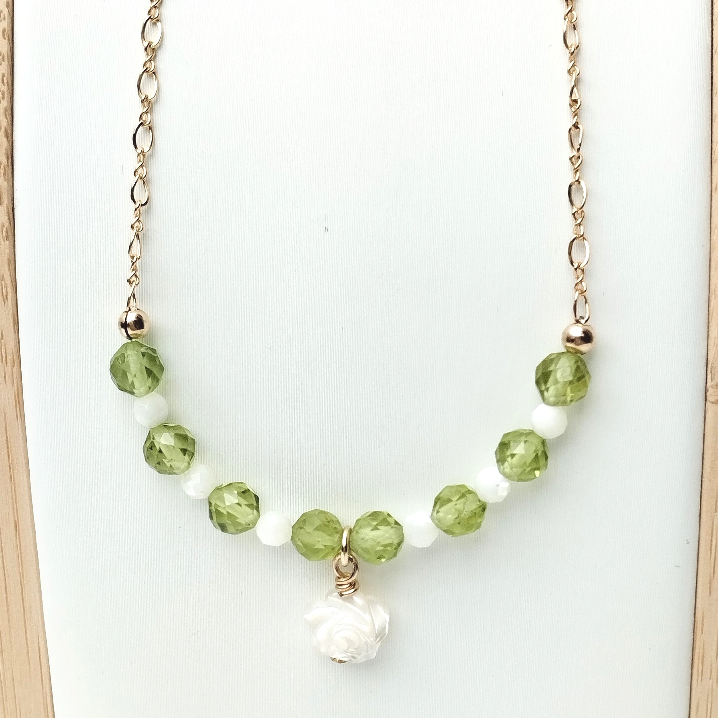 nacre+et+peridot+01b.jpg
