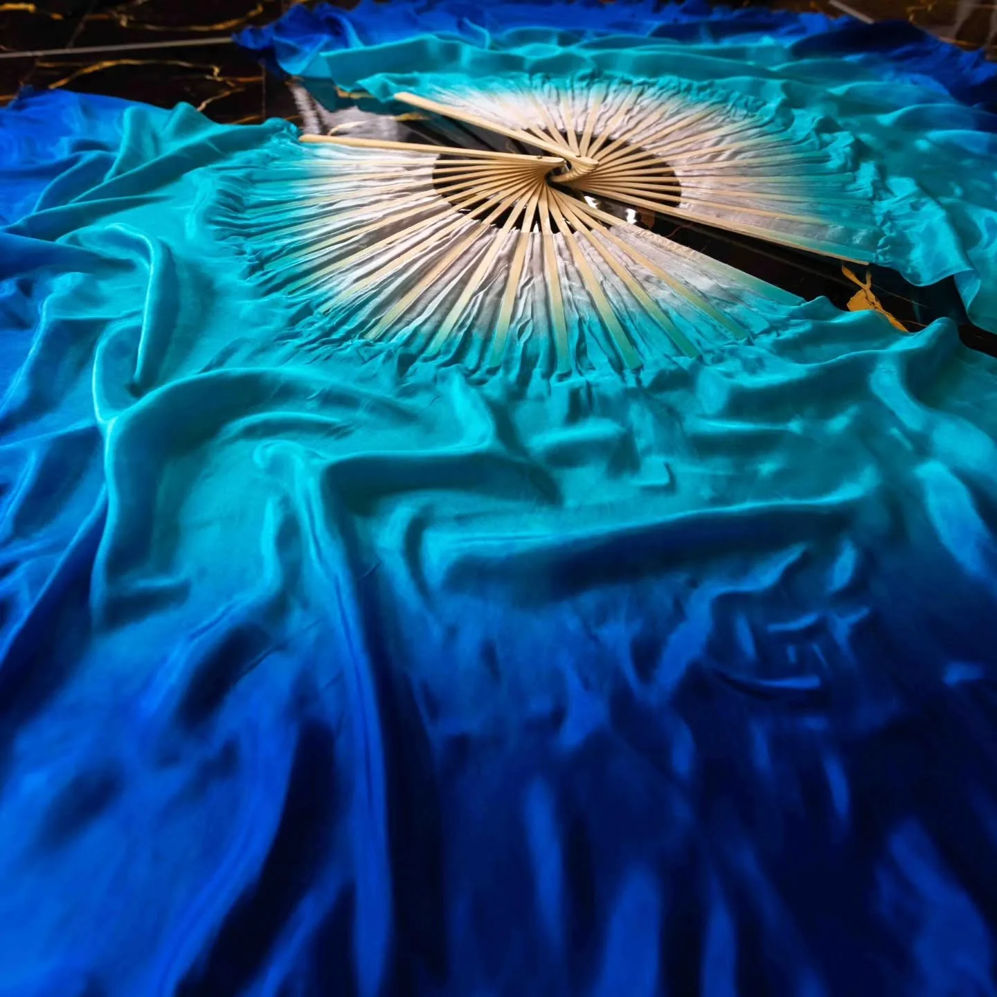 The cauldron&rsquo;s cracked&hellip; 🖤
Boxing Day magic is live!

In Order of Appearance:
❄️ Frosted
🧪 Magic Potion 
👻 Spectral Mist
🌞 Solar Flare
🐉 Dragon Scale
🧚&zwj;♀️ Fae Frosting
🧞&zwj;♂️ Mirage
🪰 Venus Fly Trap
💜 Venus Storm
💞 Rose Qu