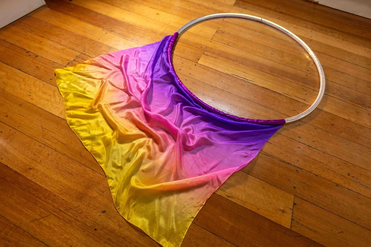 Hoop Veils! I don&rsquo;t often make these so if you&rsquo;ve always wanted one this is your opportunity to grab one or a matching pair for doubles. 

Check out my shop site for the two other colour options currently available ✨

#silkflowarts #hoopd