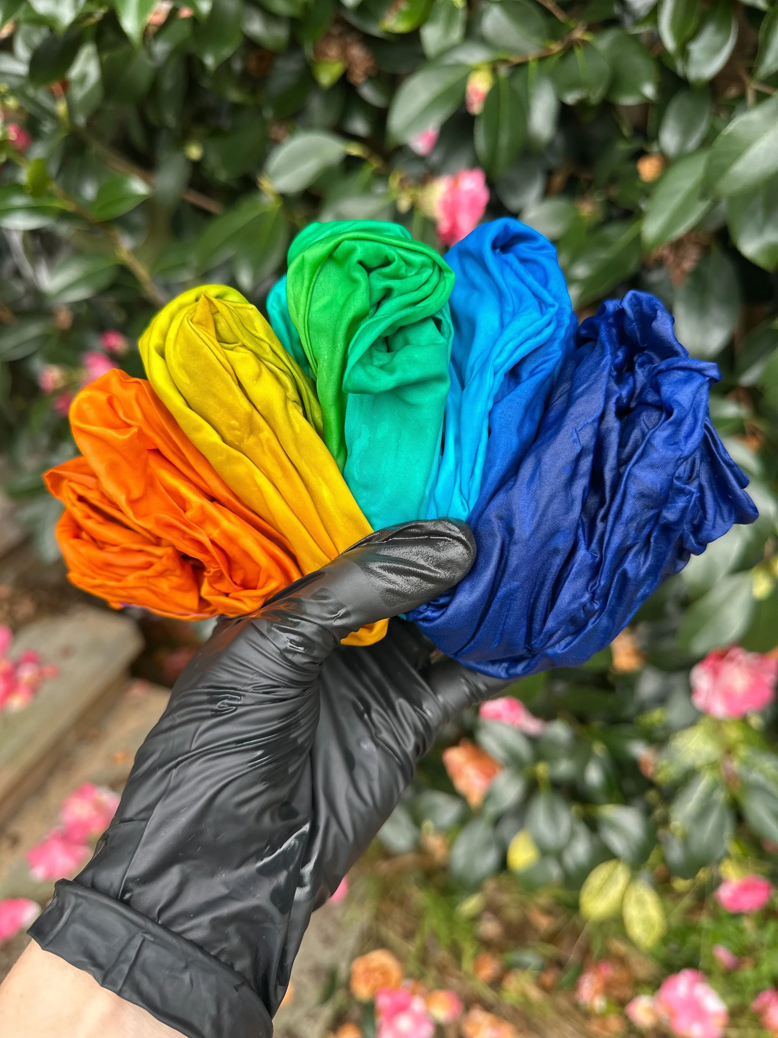 Today I had fun creating a variation of one of my older fave colour gradients &lsquo;Oasis&rsquo;

When this silk dries the colours will be much lighter - but I always love the vibrancy of the silk when it&rsquo;s still damp..and the anticipation of 