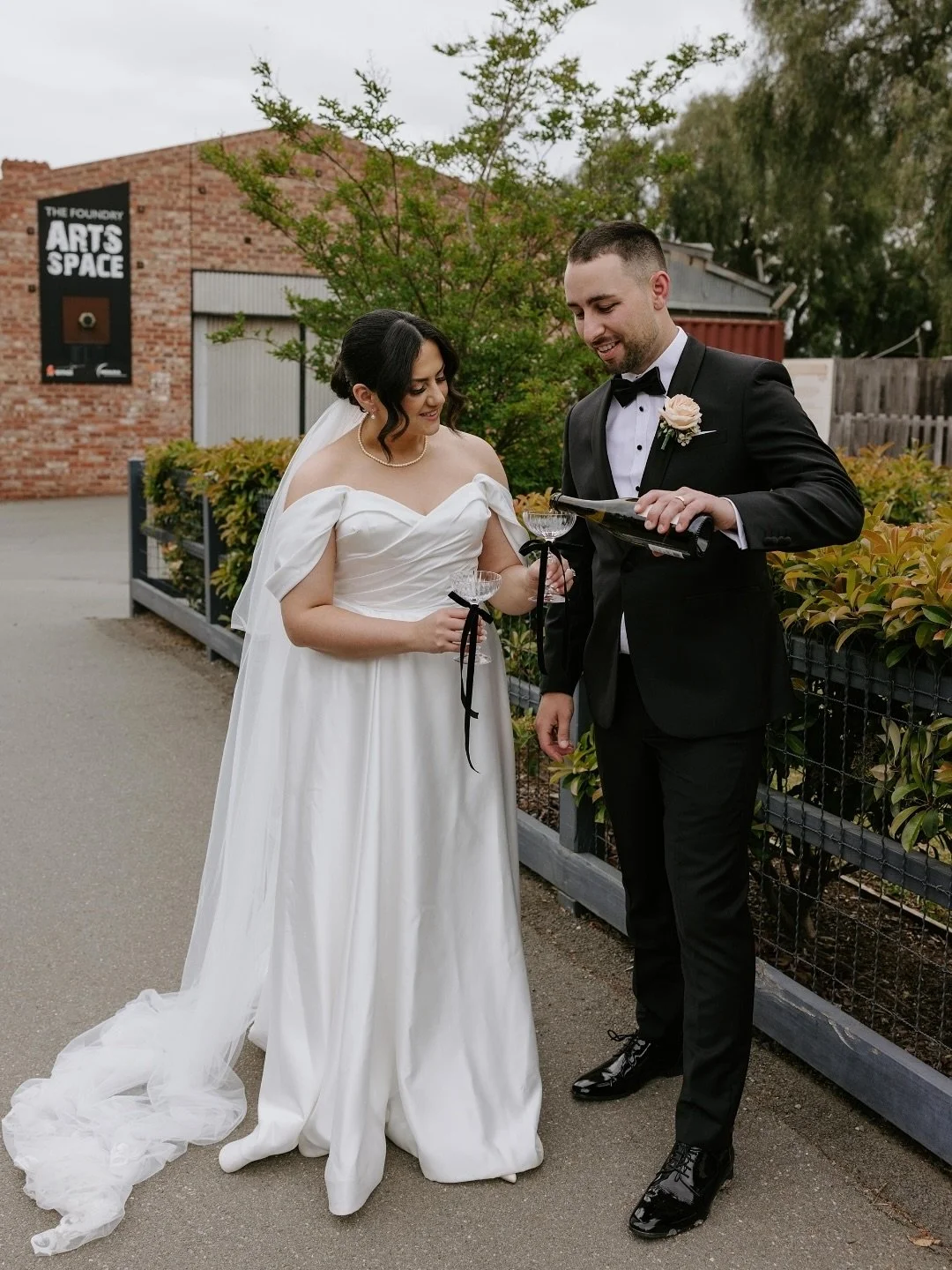 Gabbie & Hayden | Tindarra Resort
A timeless celebration by the Murray — refined, elegant and deeply romantic.
From Hayden’s classic black-tie suit to the pastel florals of Gabbie’s bouquet by @wallingfordflowers their day fel