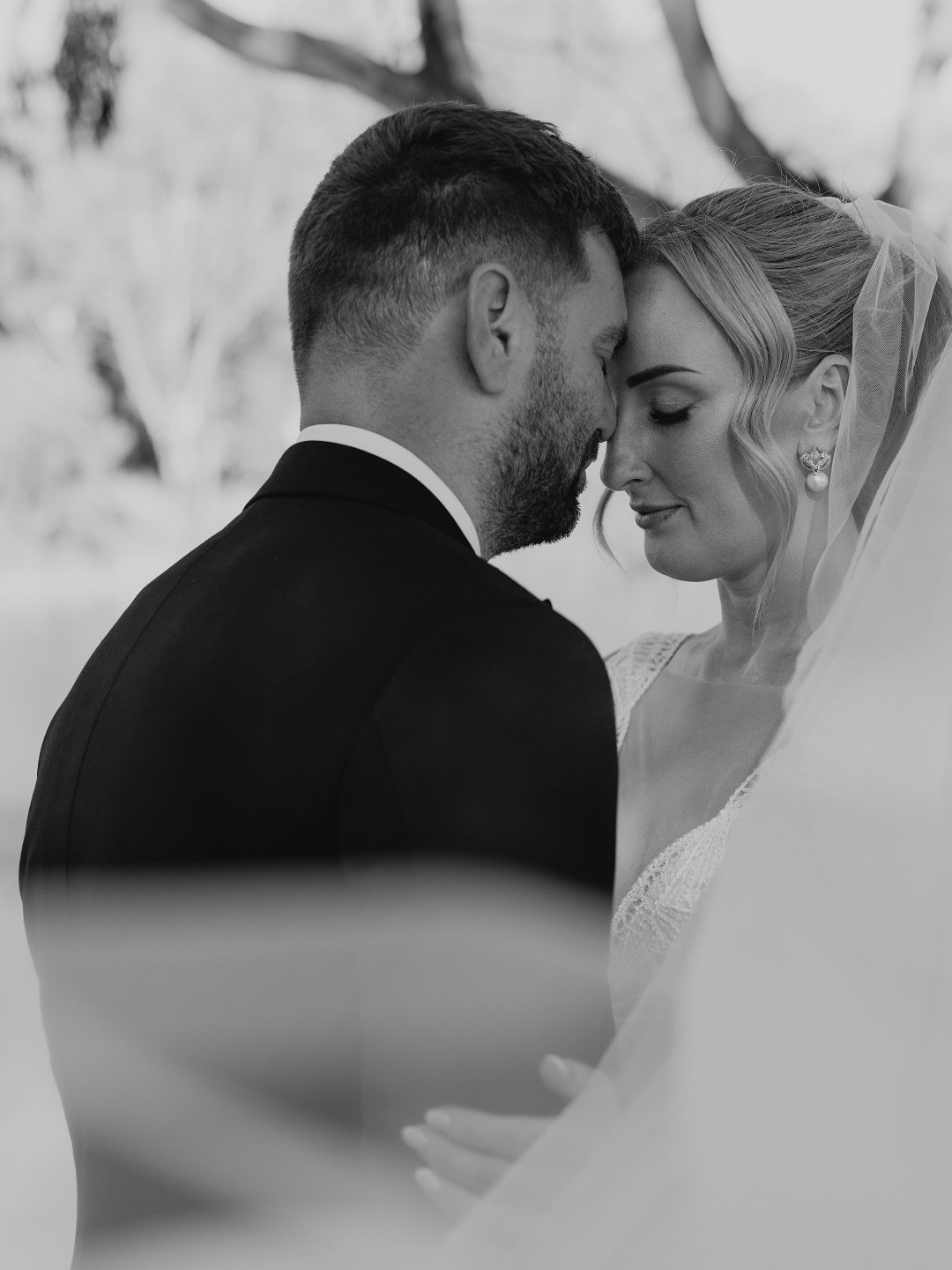 As the sun was setting, Bec and Mitch read their vows privately on the river bank in Moama &mdash; a calm pause before the celebration unfolded at Goolwa River Retreat.