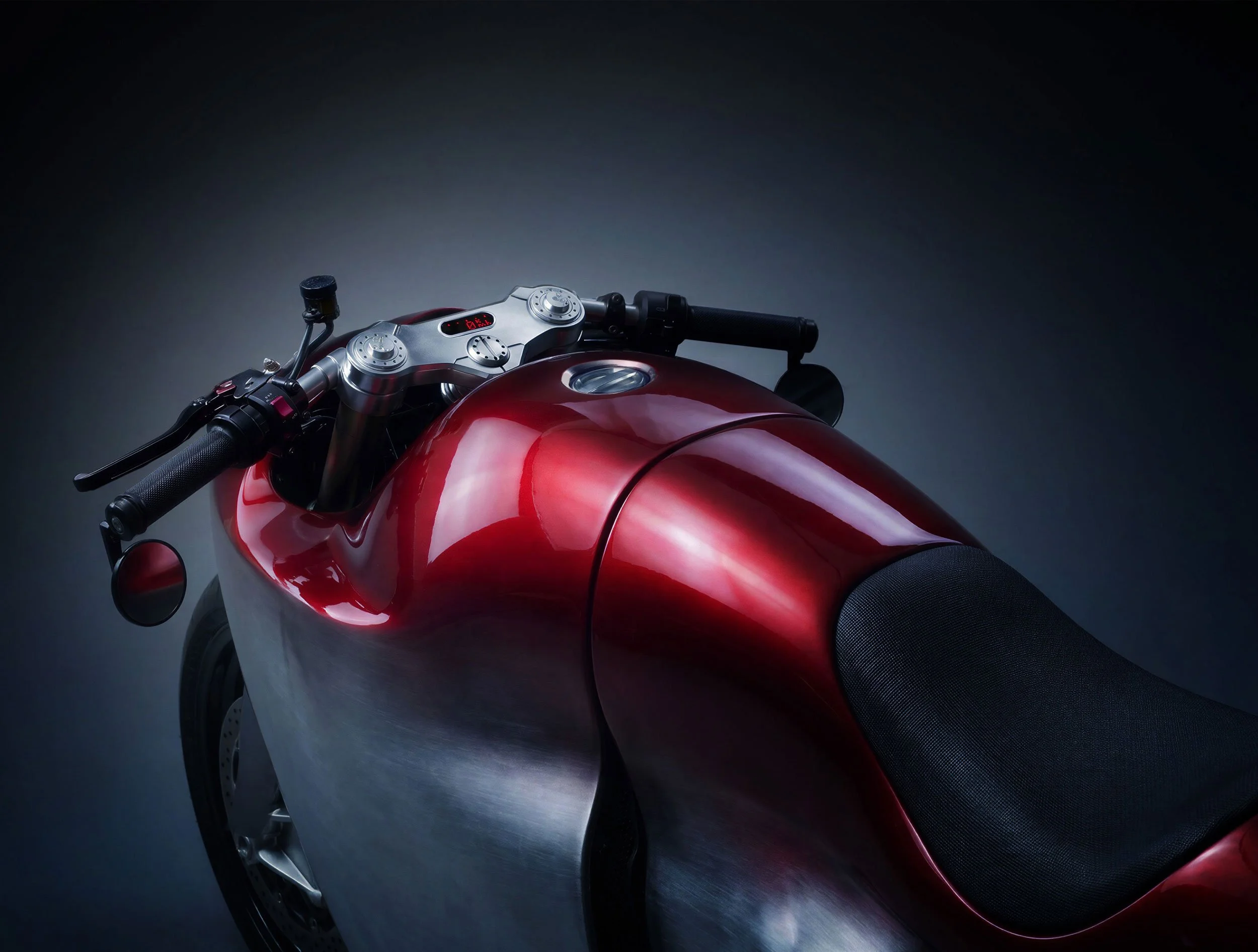 RED_800_BLUE_TANK_CROP.jpg