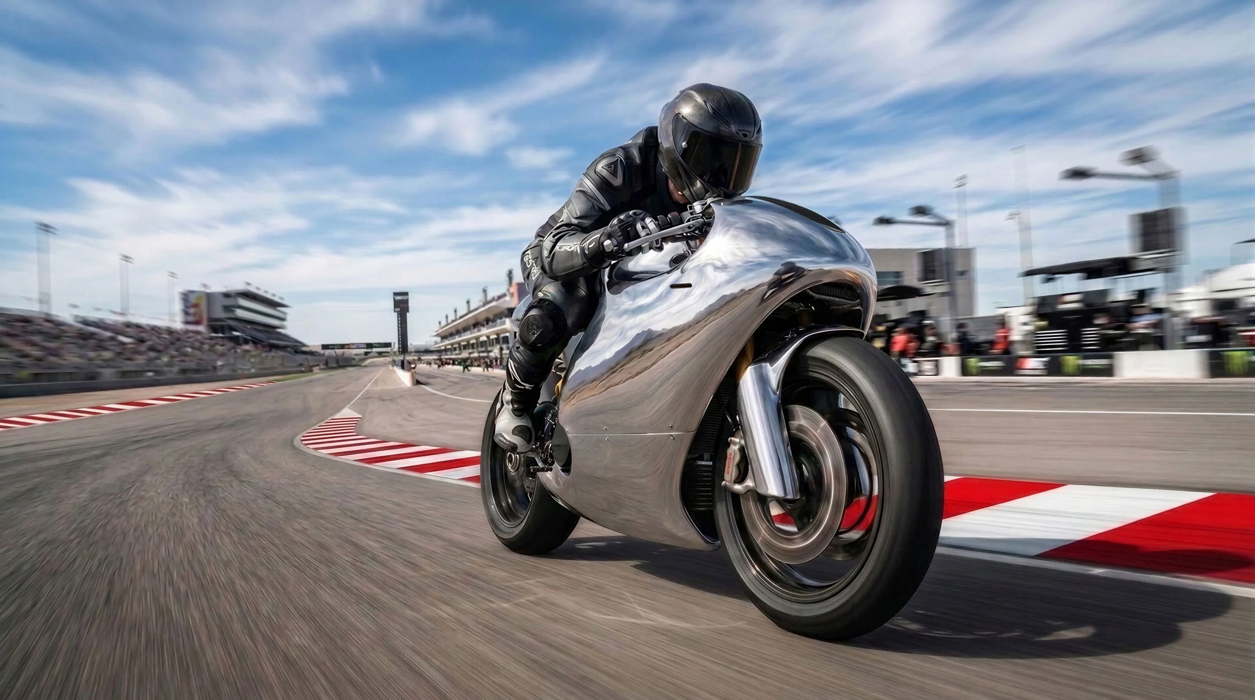 8_DUCATI821_RACETRACK_1.jpg