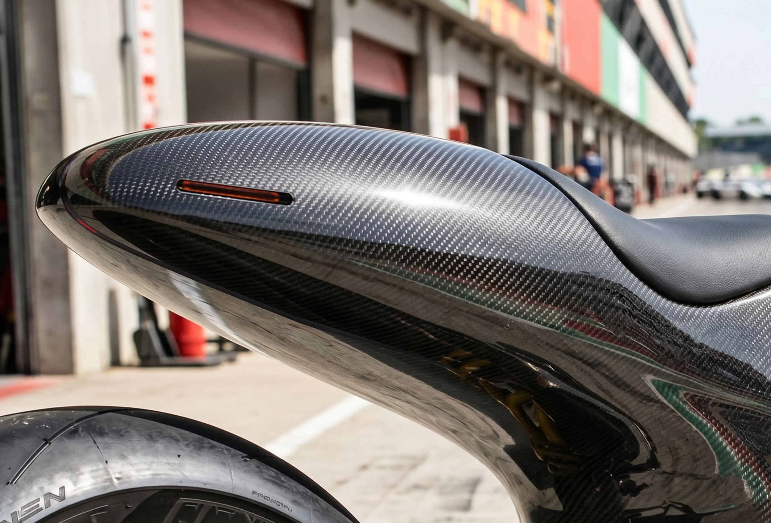 15_DUCATI-821_TRACK_REAR_CROP_EXT.jpg