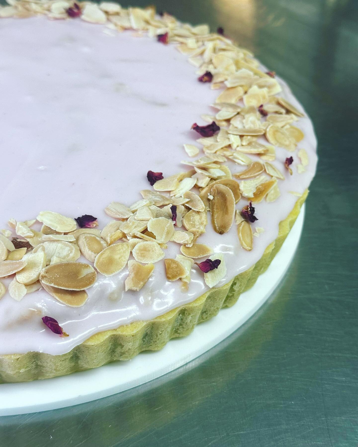 Vegan Cherry Bakewell @cafebararighi 

#pastrychef #patisserie #cheshire #cheshirebusiness #cheshirefood #cheshirefoodies #pastry #veganuk #vegan #veganfoodie #veganlife #veganfoodshare #veganfoodie #veganism #veganlifestyle #veganeats #vegancommunit