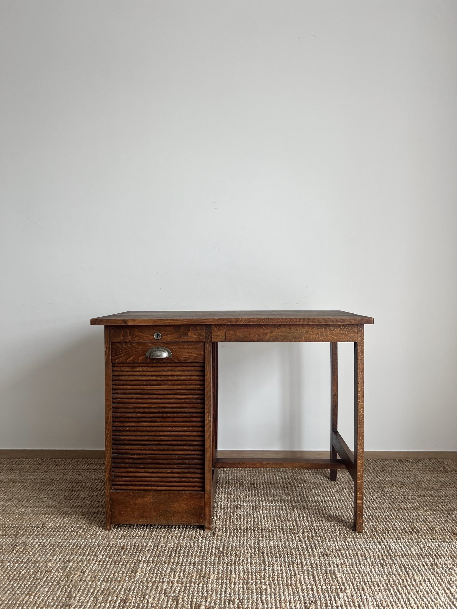 Mid-Century Modern , Vintage Designer Furniture , Brutalism, Sustainable Decor, Upcycled Vintage Furniture, Statement Pieces, Unique Vintage Finds, Curated Vintage Collections, Vintage Home Decor