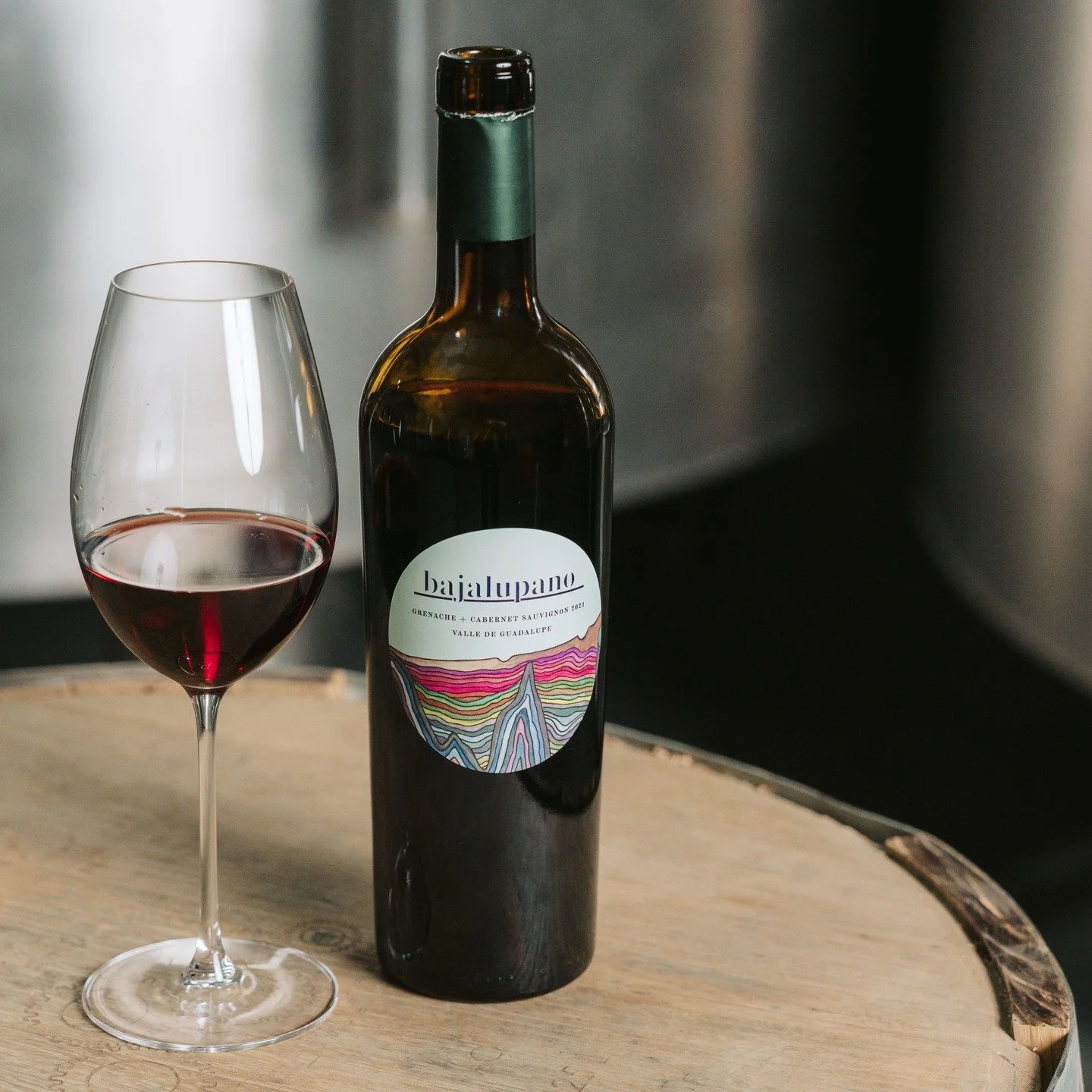 Bajalupano Circular * 
Nuevo vino a base de Grenache & Cabernet Sauvignon, con uvas del Valle de Guadalupe & San Vicente. Este tinto estuvo 18 meses en barrica de roble francés de segundo y tercer uso. 
La personalidad de cada uva de
