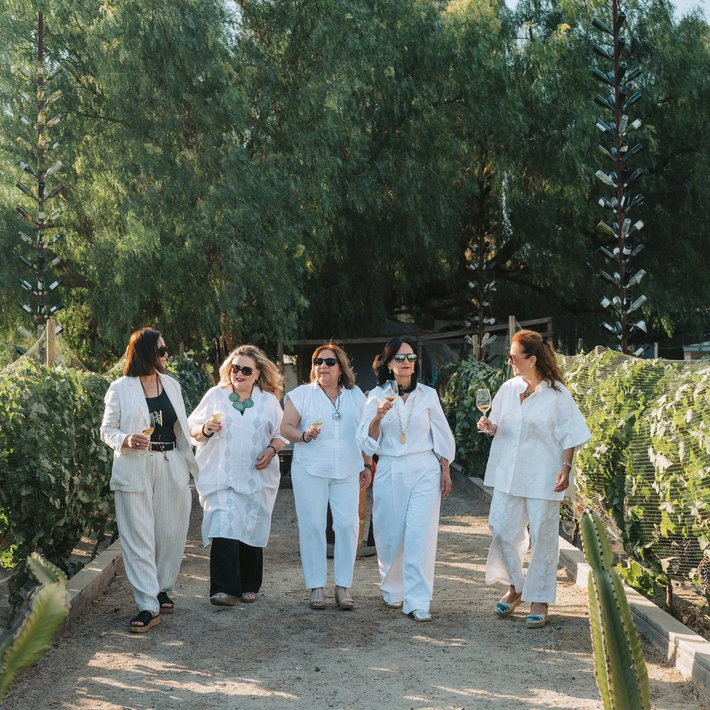 A las mujeres hay que celebrarlas y cuidarlas todo el a&ntilde;o, todo el tiempo. No s&oacute;lo el 8 de Marzo o el 10 de Mayo. Sin las mujeres no habr&iacute;a nada, nada de nada. 

Que las acciones hablen m&aacute;s que las palabras, hoy y ma&ntild