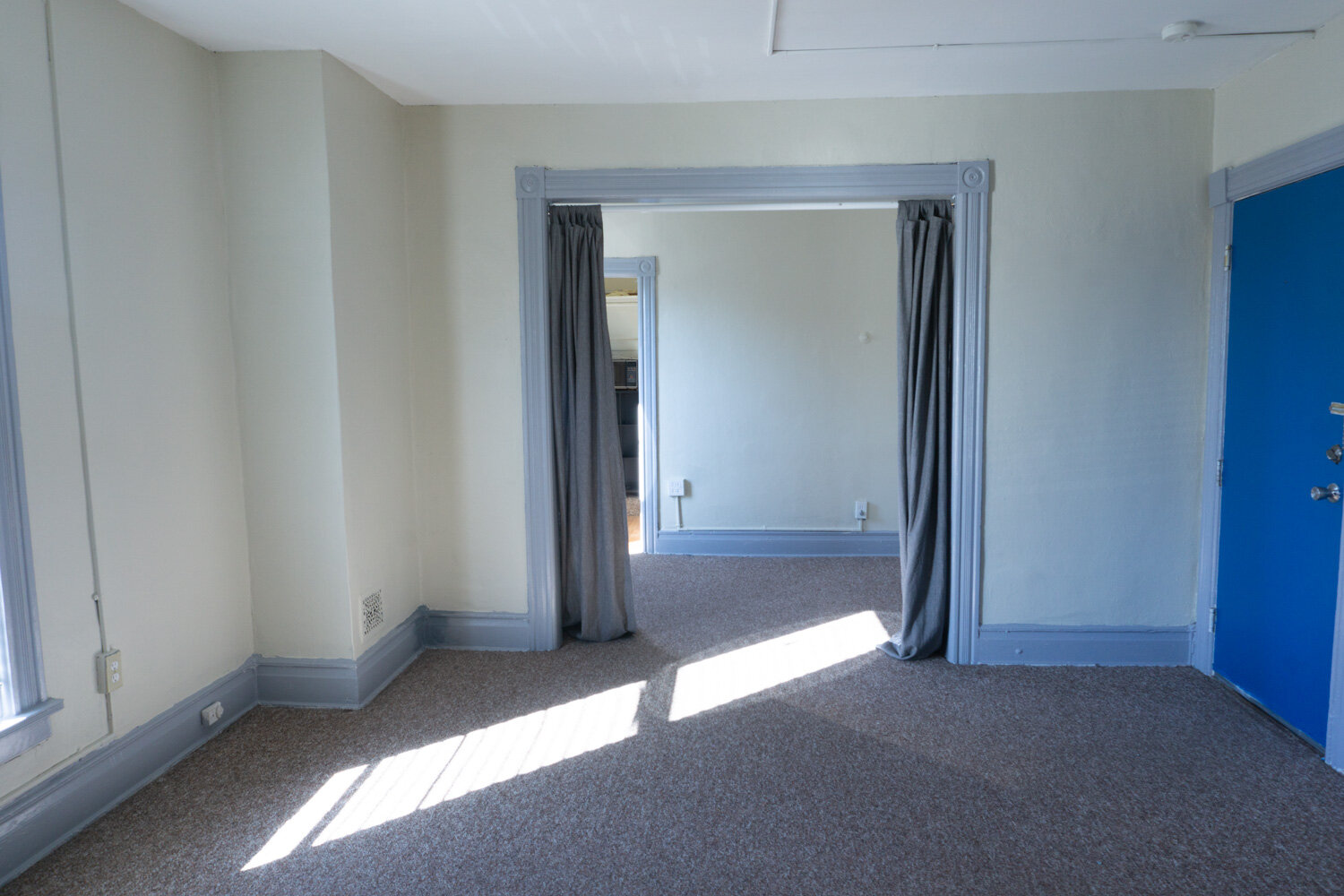 Apt_Room6_02.jpg