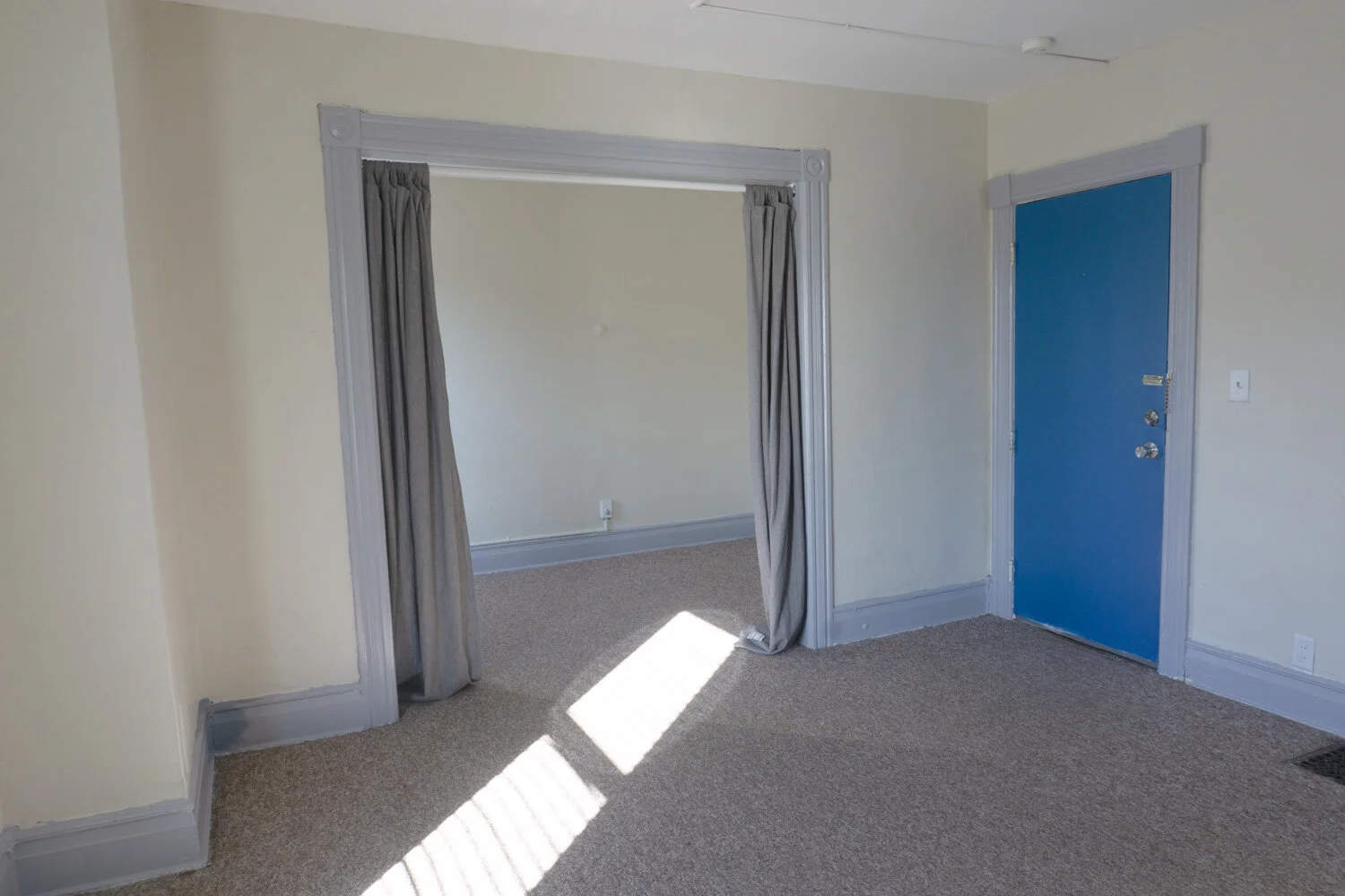 Apt_Room6_05.jpg