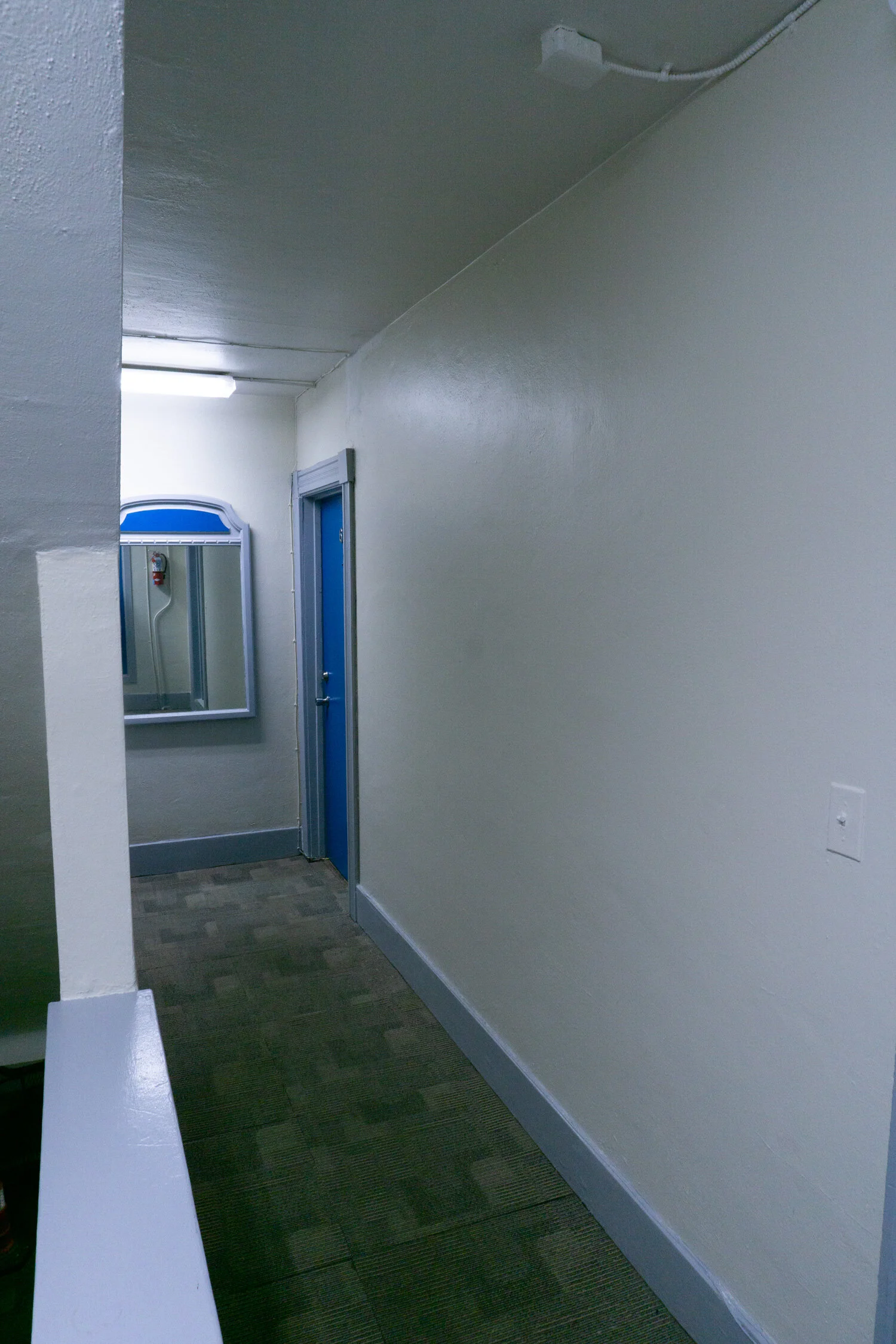 Apt_Hallway_01.jpg