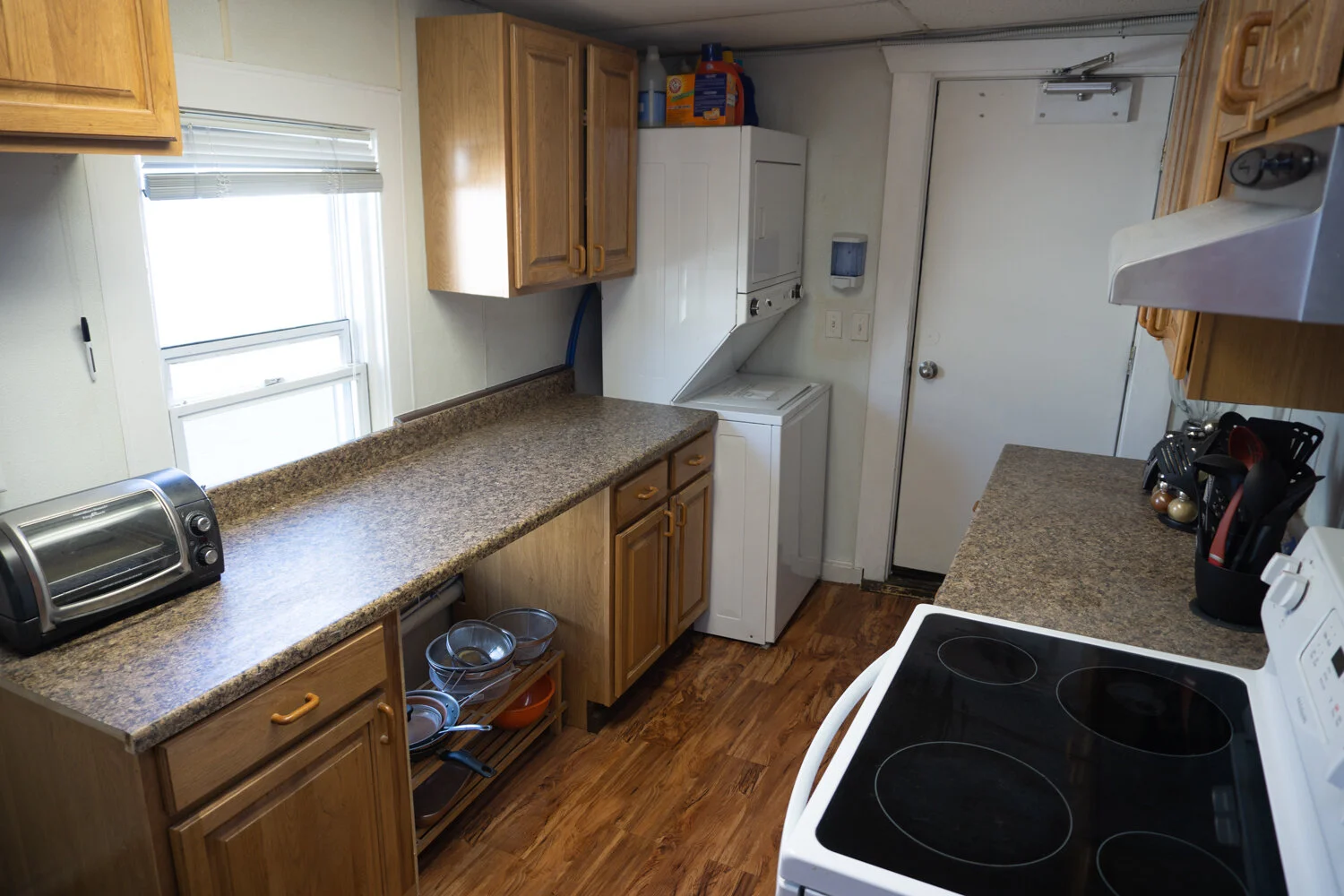 Kitchen_2.jpg