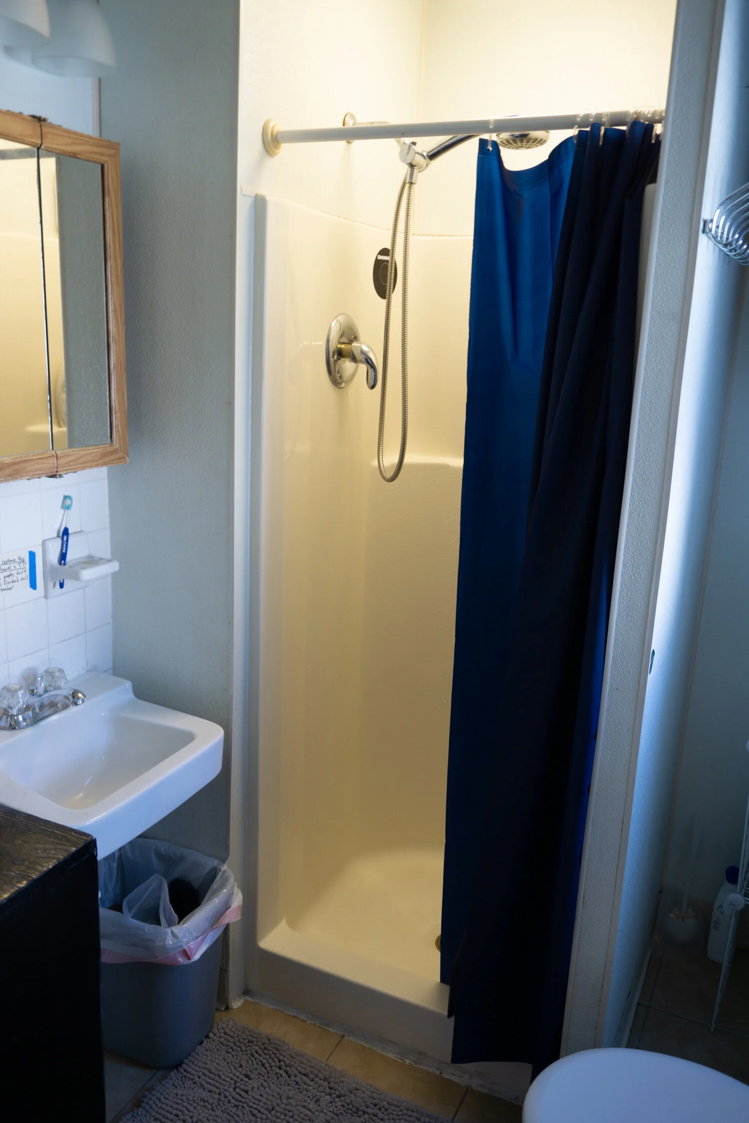 Bathroom_1.jpg