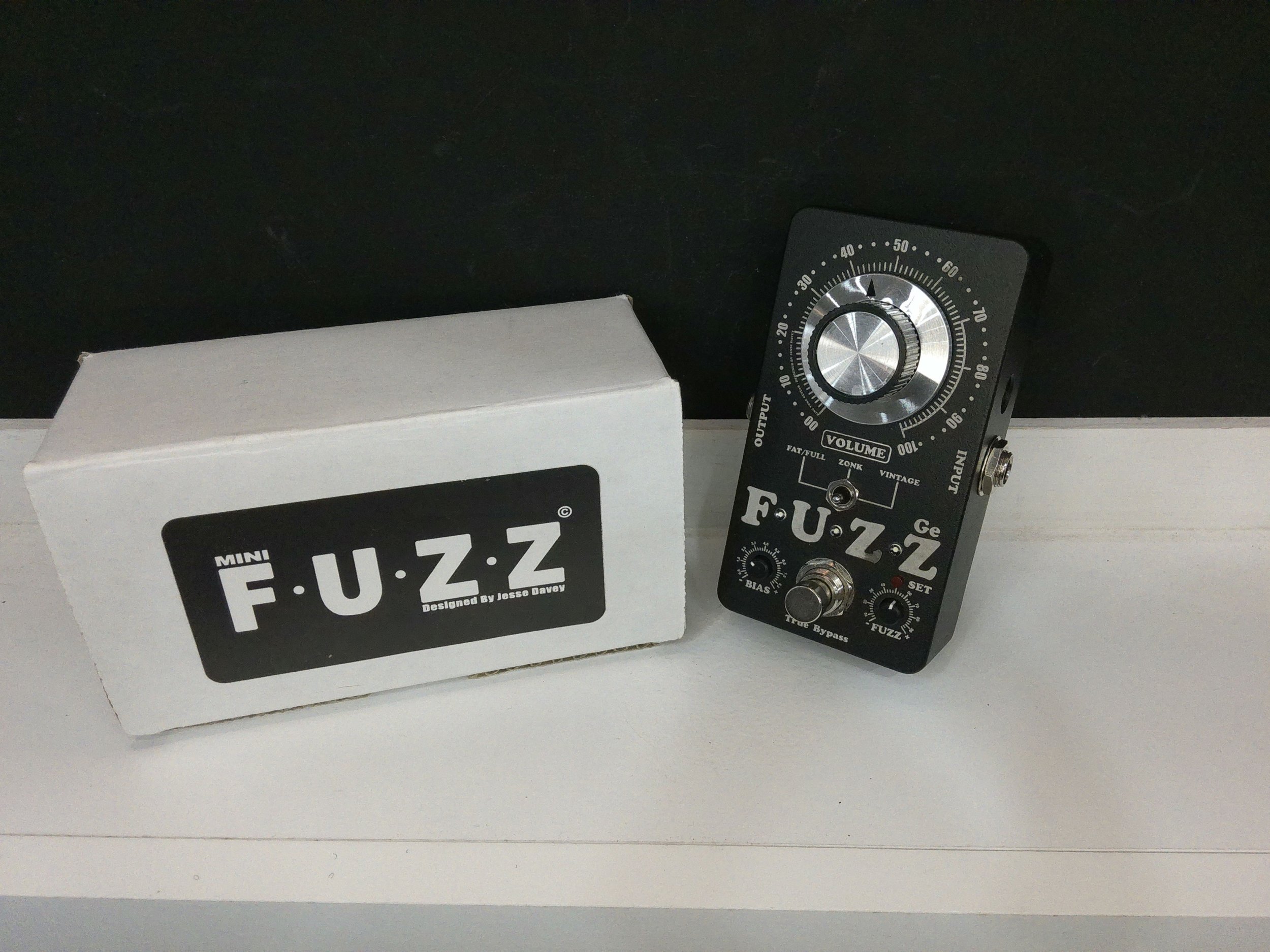 Like New - Kingtone MiniFuzz Ge w/ Box -  Black