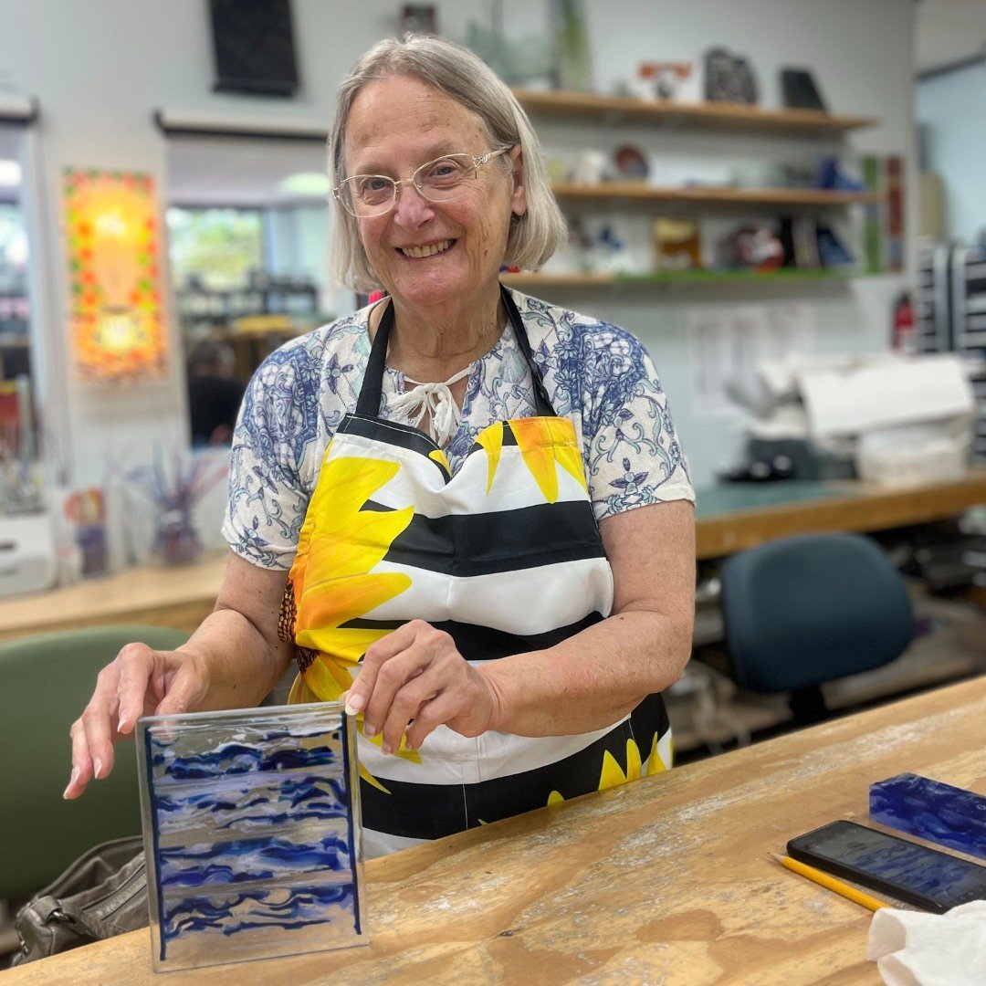 🔸 Madeline showing off her latest serene blue pattern bar piece that she made in our latest pattern bar class.
🔸Learn to create your own pattern bar piece, book a private class and we’ll show you how. We can schedule this workshop to fit y
