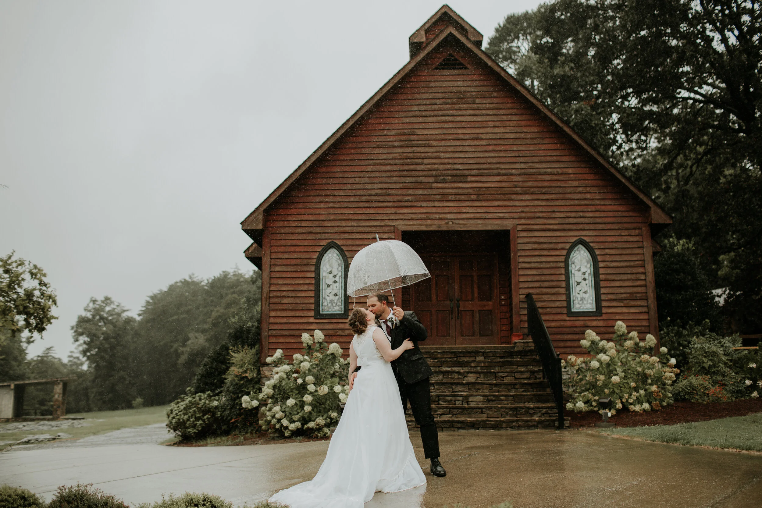 noccalula-falls-wedding-chapel.jpg