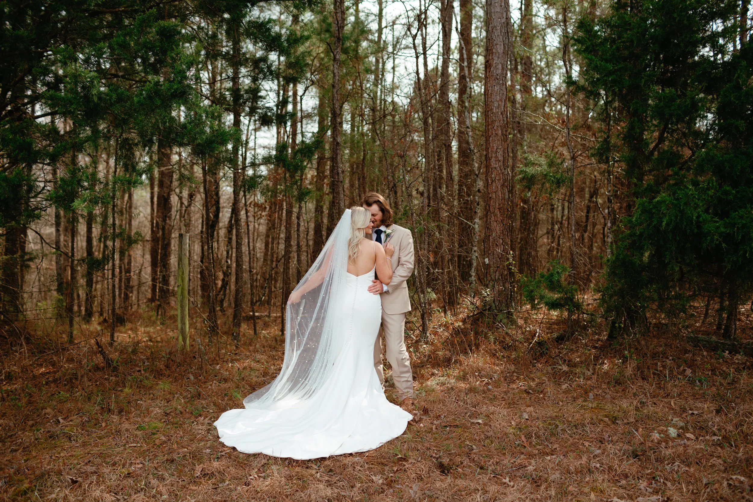 alabama-wedding-photographer-anniston-luxury-storytelling-luxury-best-documentary-couple-ridge-pointe.jpg
