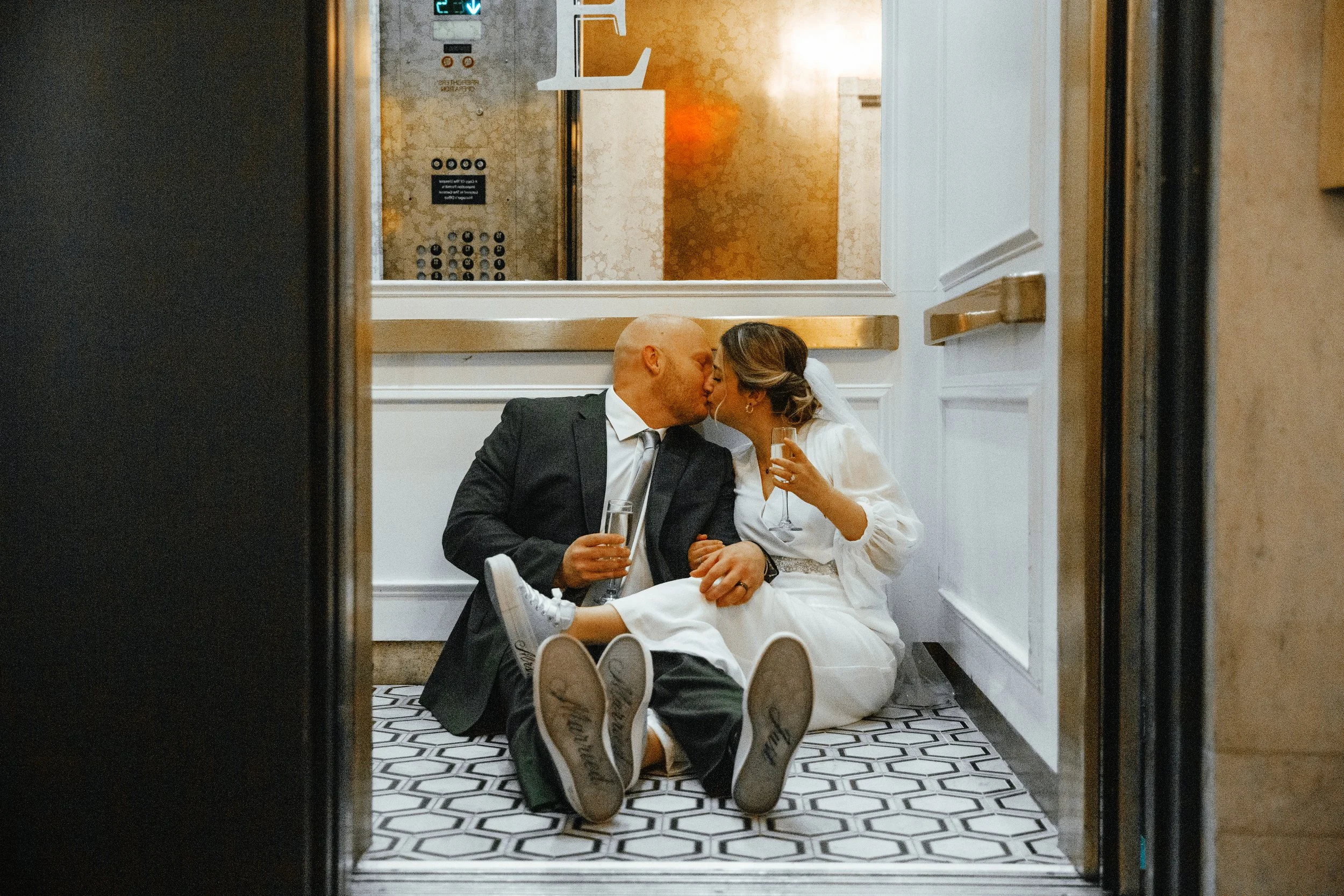 alabama-wedding-photographer-anniston-luxury-storytelling-luxury-best-documentary-couple-downtown-hotel-elyton.jpg